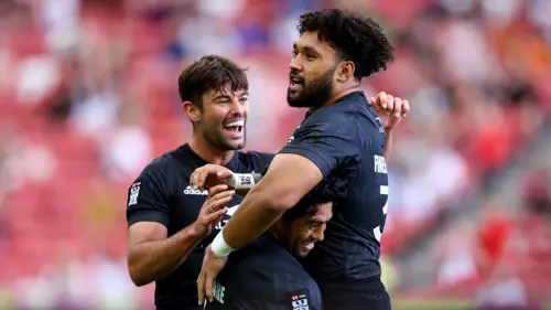 New Zealand double up at Singapore sevens