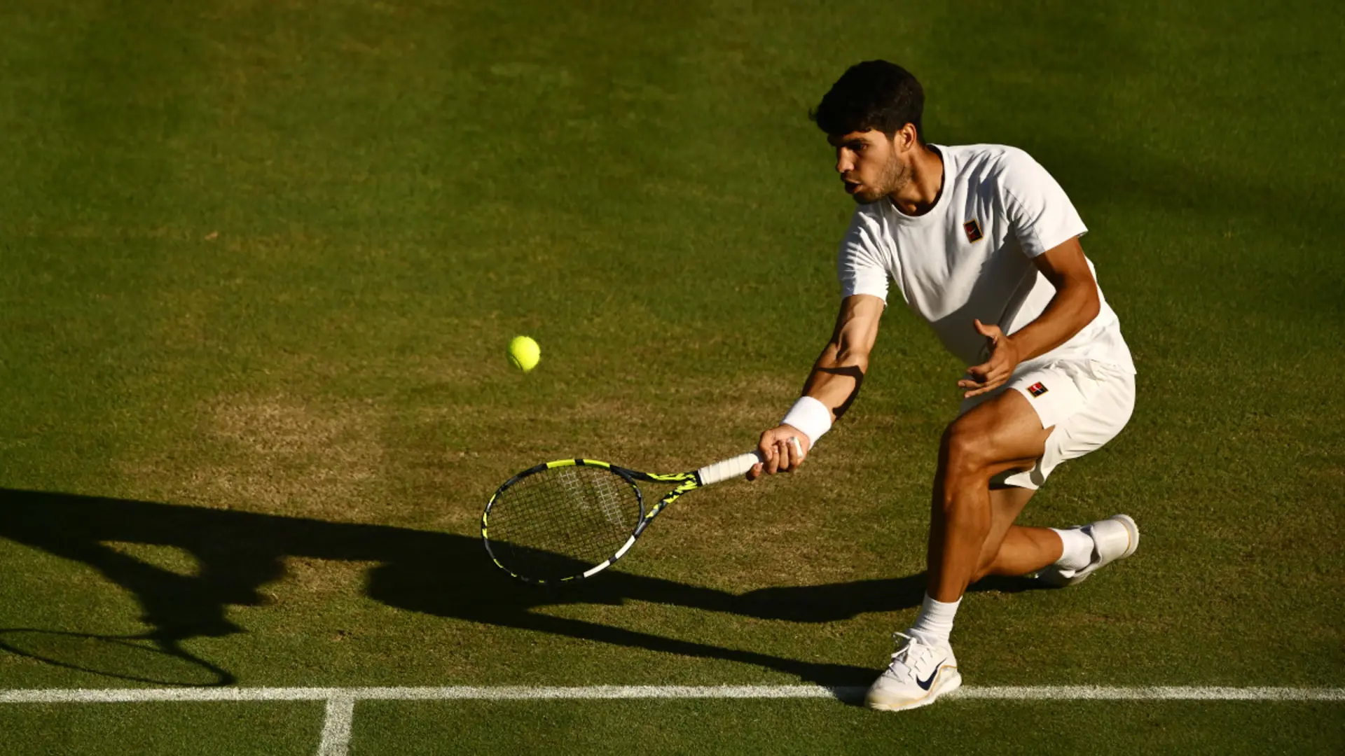 Alcaraz blazes past Norrie into Wimbledon semifinals