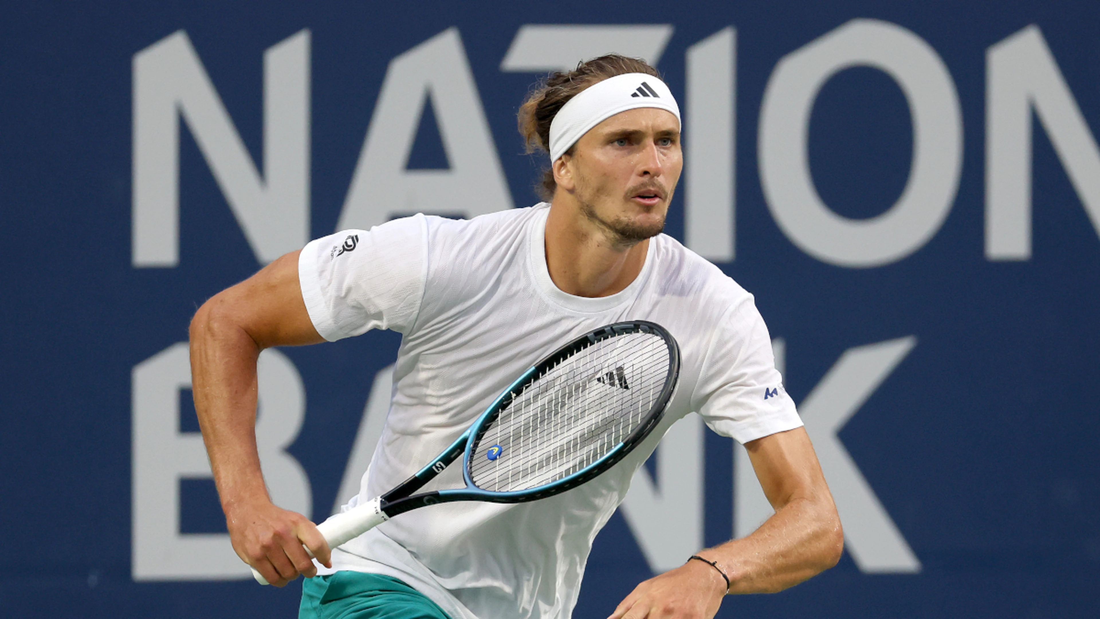 Zverev ignores fan distraction to advance to ATP Toronto semis