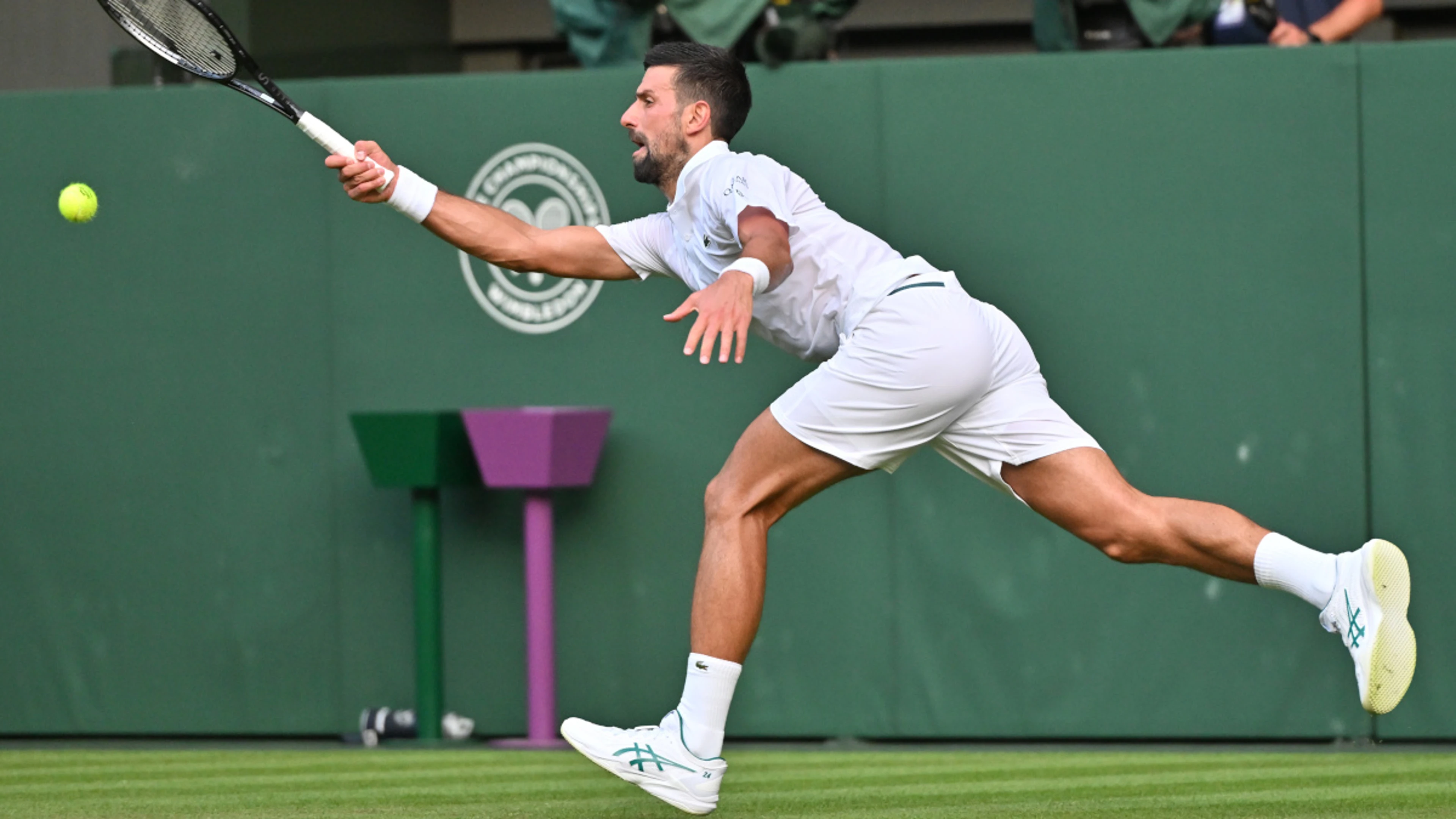 Djokovic aims to step up history bid at Wimbledon