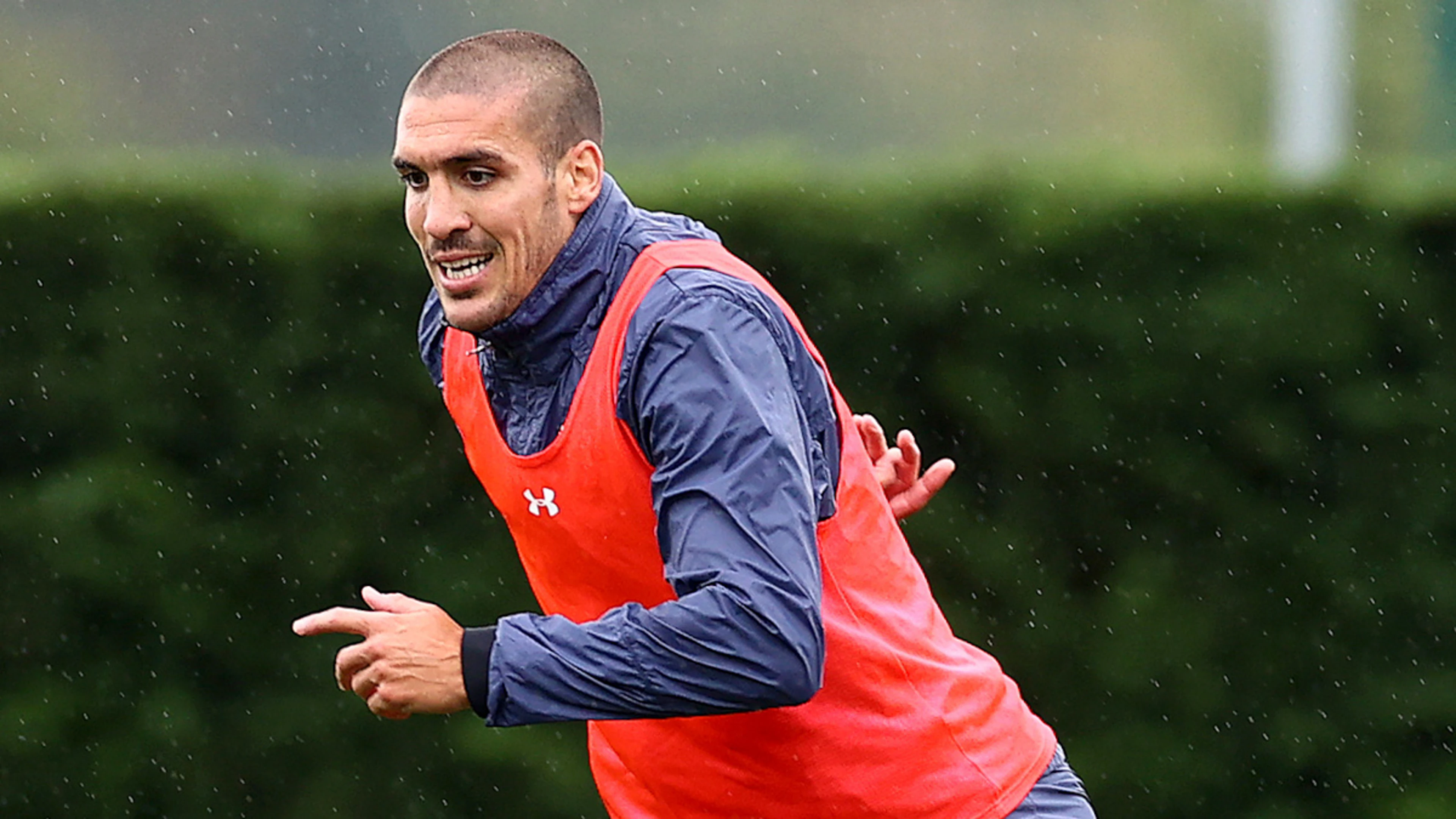 Spanish midfielder Romeu returns to Barcelona on three-year deal