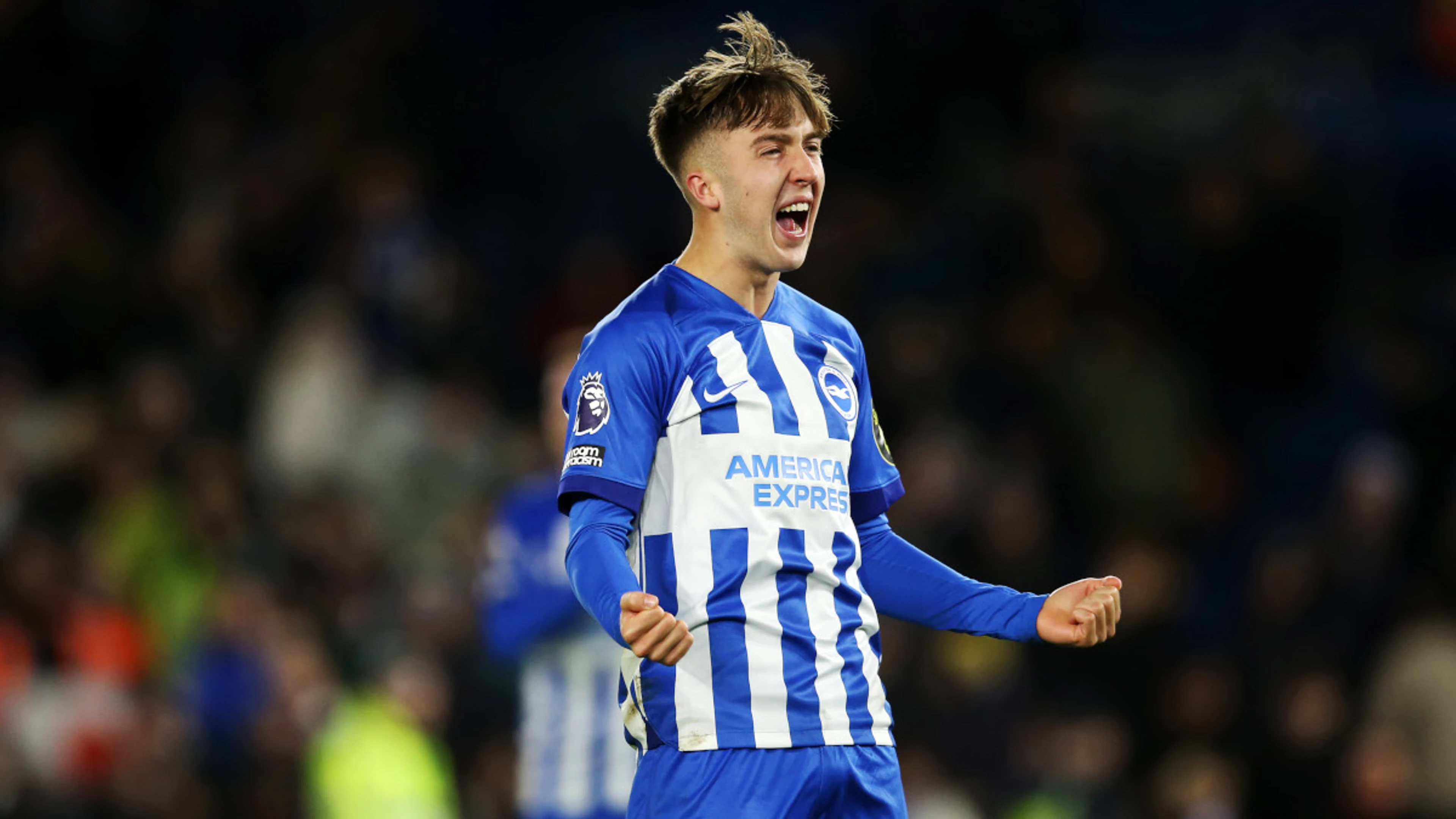 Hinshelwood saves and scores as Brighton beat Brentford