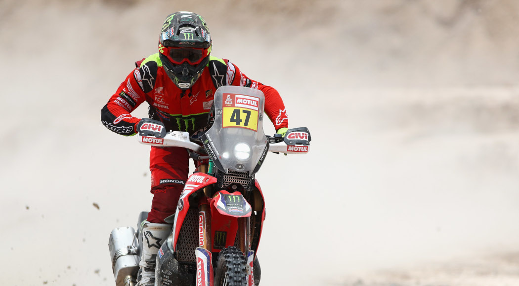 Defending motorcycle champion Benavides out of Dakar Rally