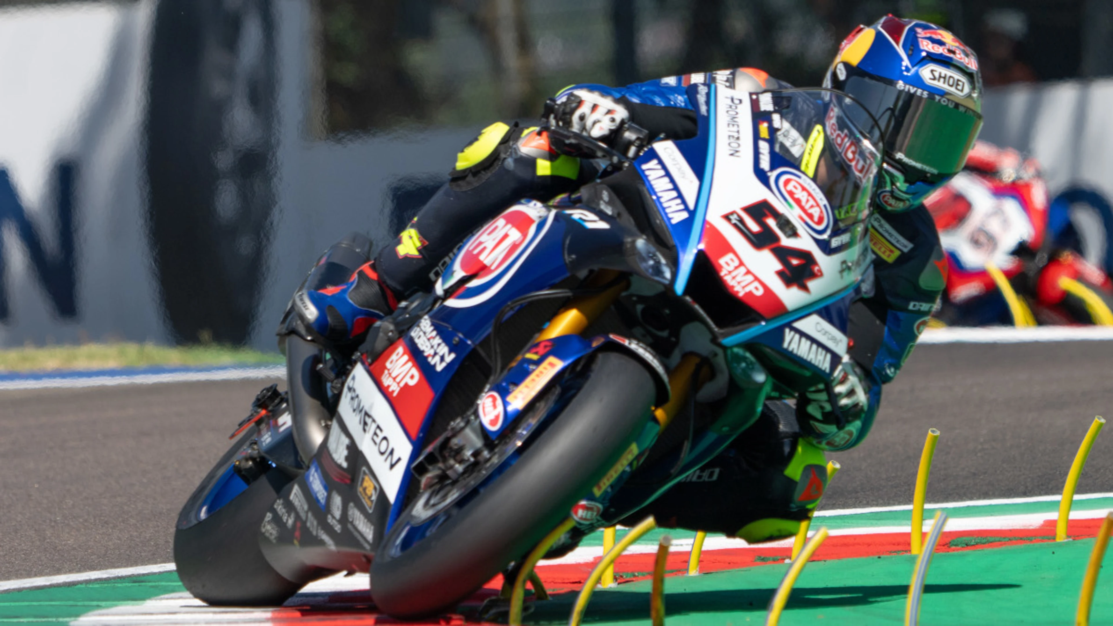 Razgatlioglu closes gap on Bautista with Superpole win