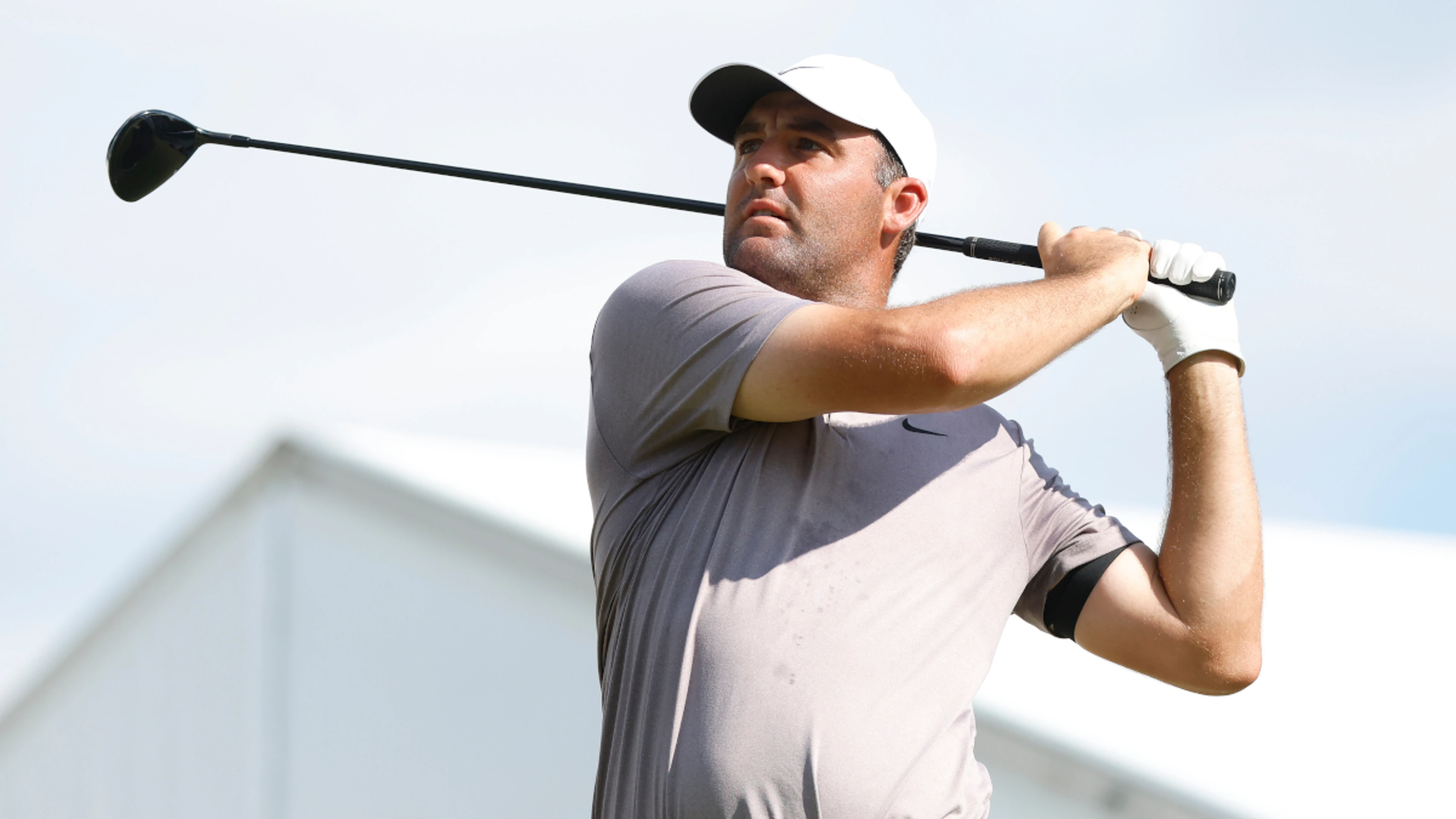 Scheffler to use fill-in caddie at BMW Championship