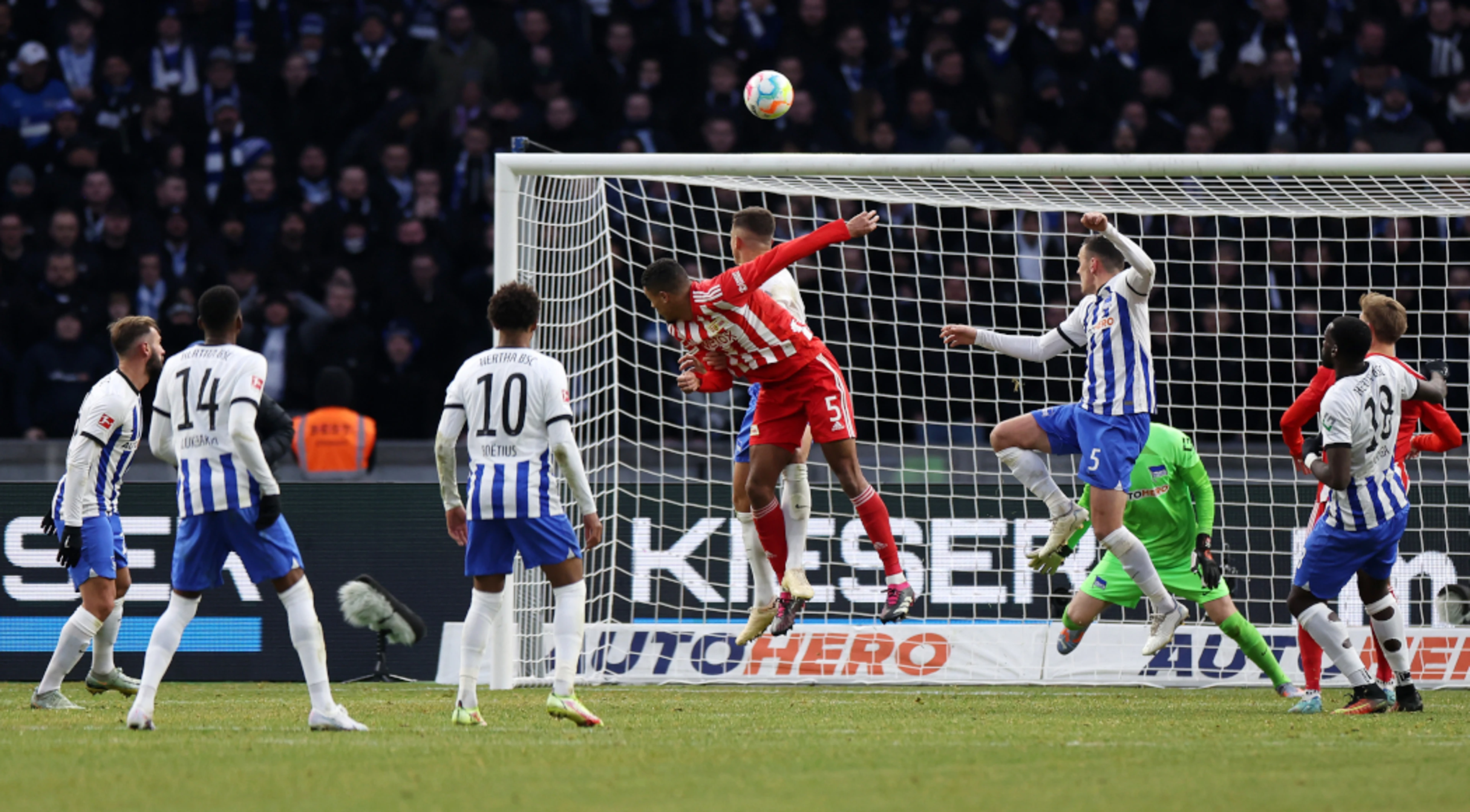 Union draw level with Bayern after Berlin derby win