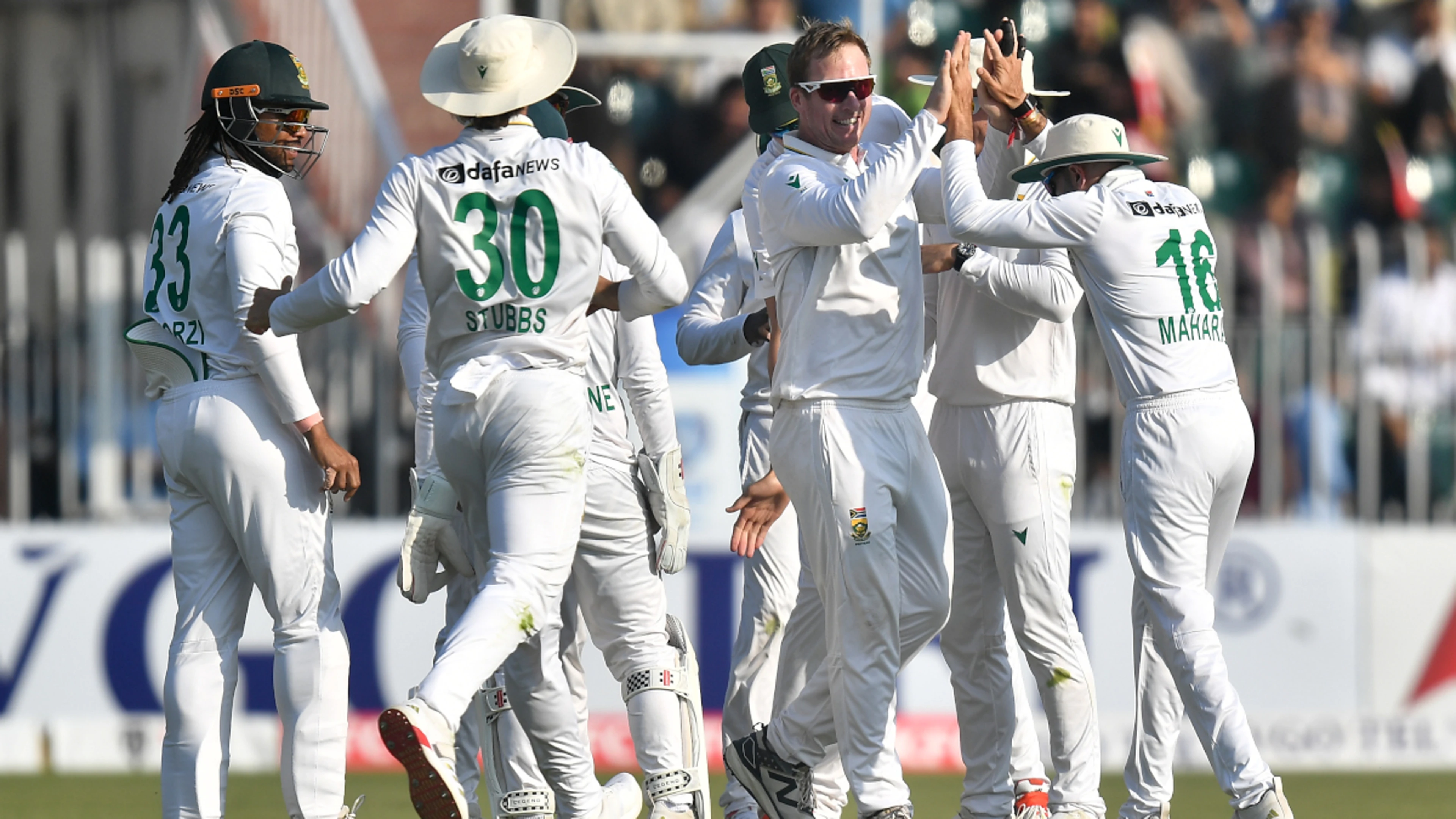 DAY 3: Brilliant Proteas take control, but Babar remains