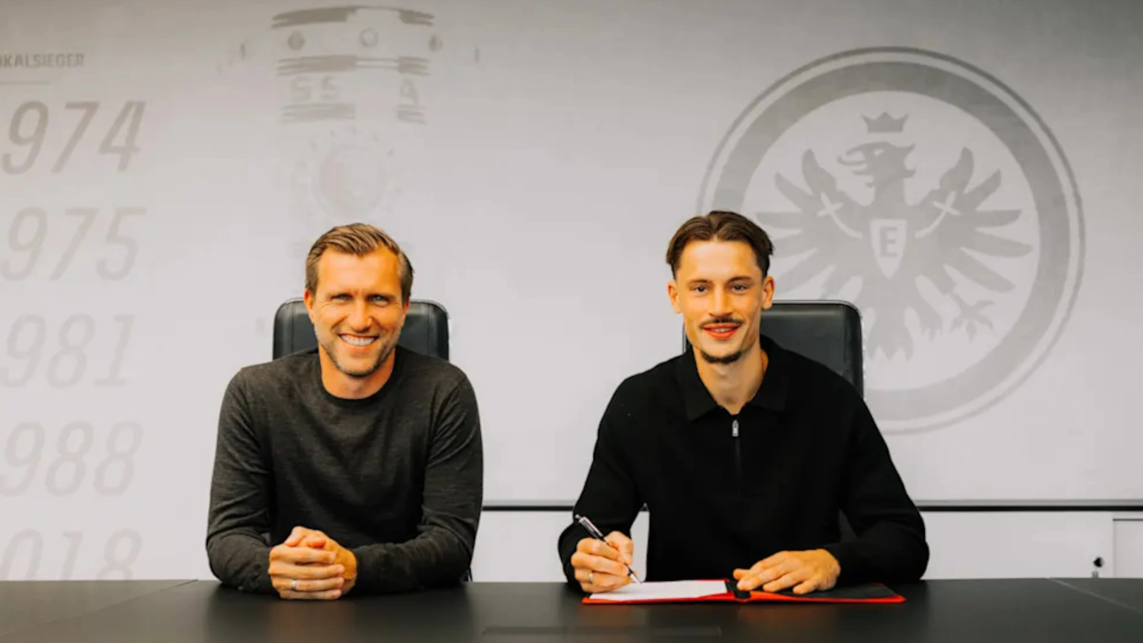 Germany defender Koch extends with Frankfurt