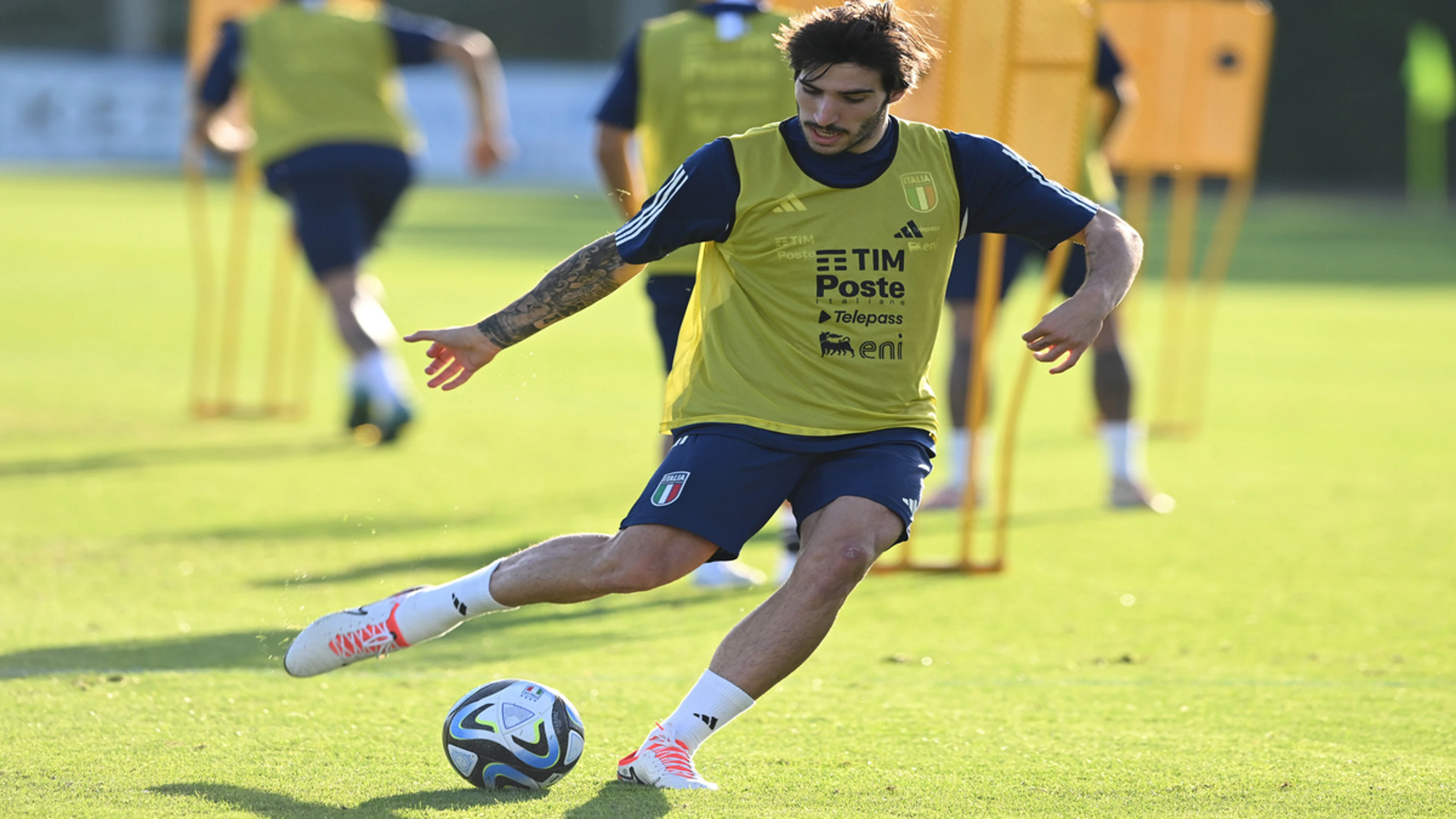 Italy send Tonali, Zaniolo home amid gambling probe