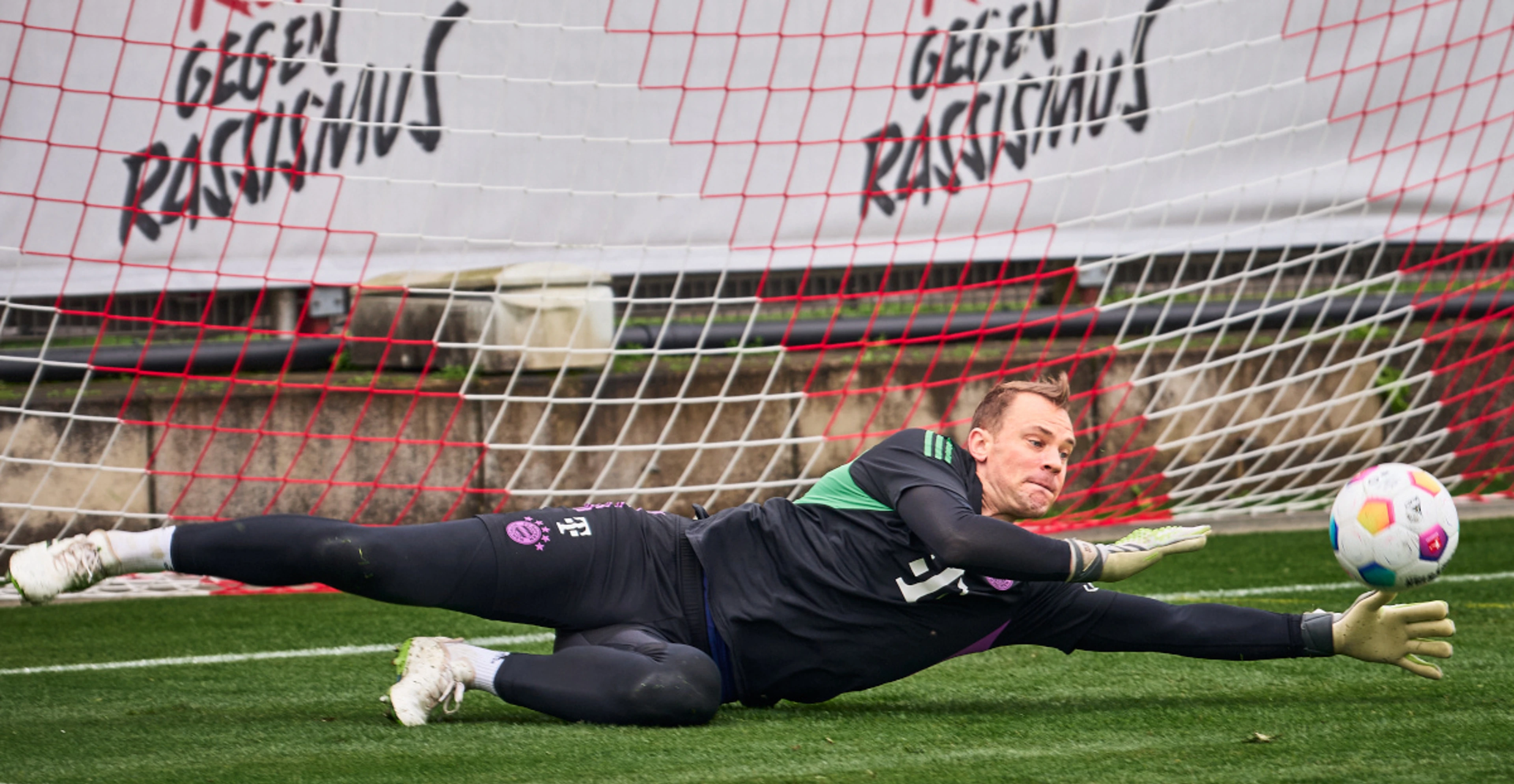 Germany's Manuel Neuer retires from international football
