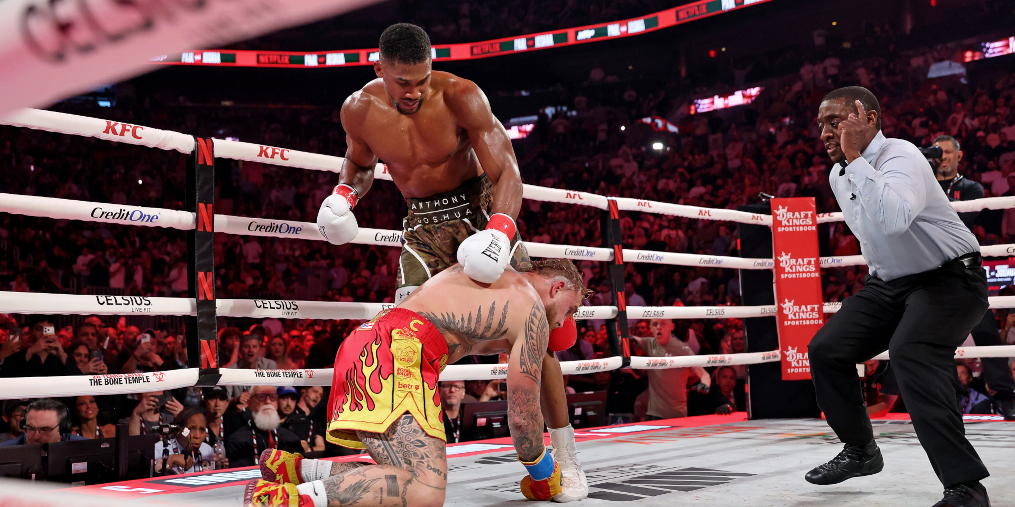 Joshua knocks out Paul to win Netflix boxing bout