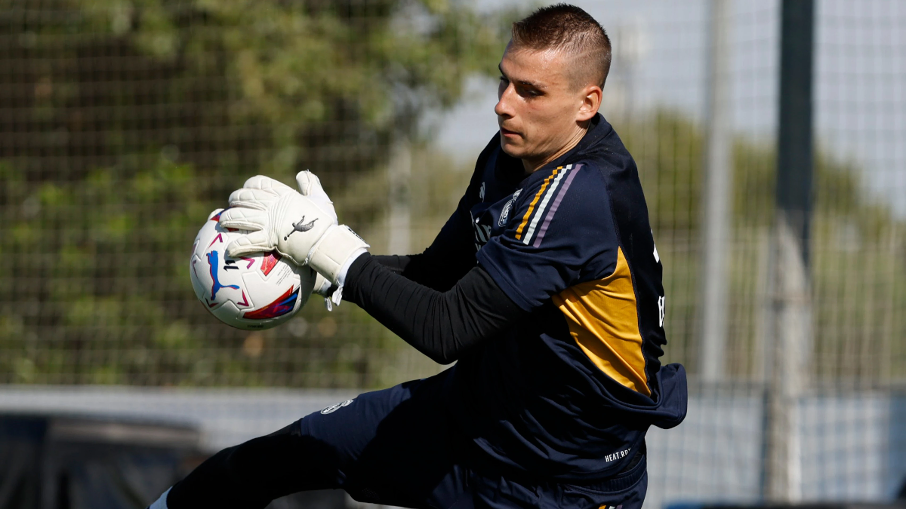 Lunin will start for Madrid despite Kepa arrival, says Ancelotti