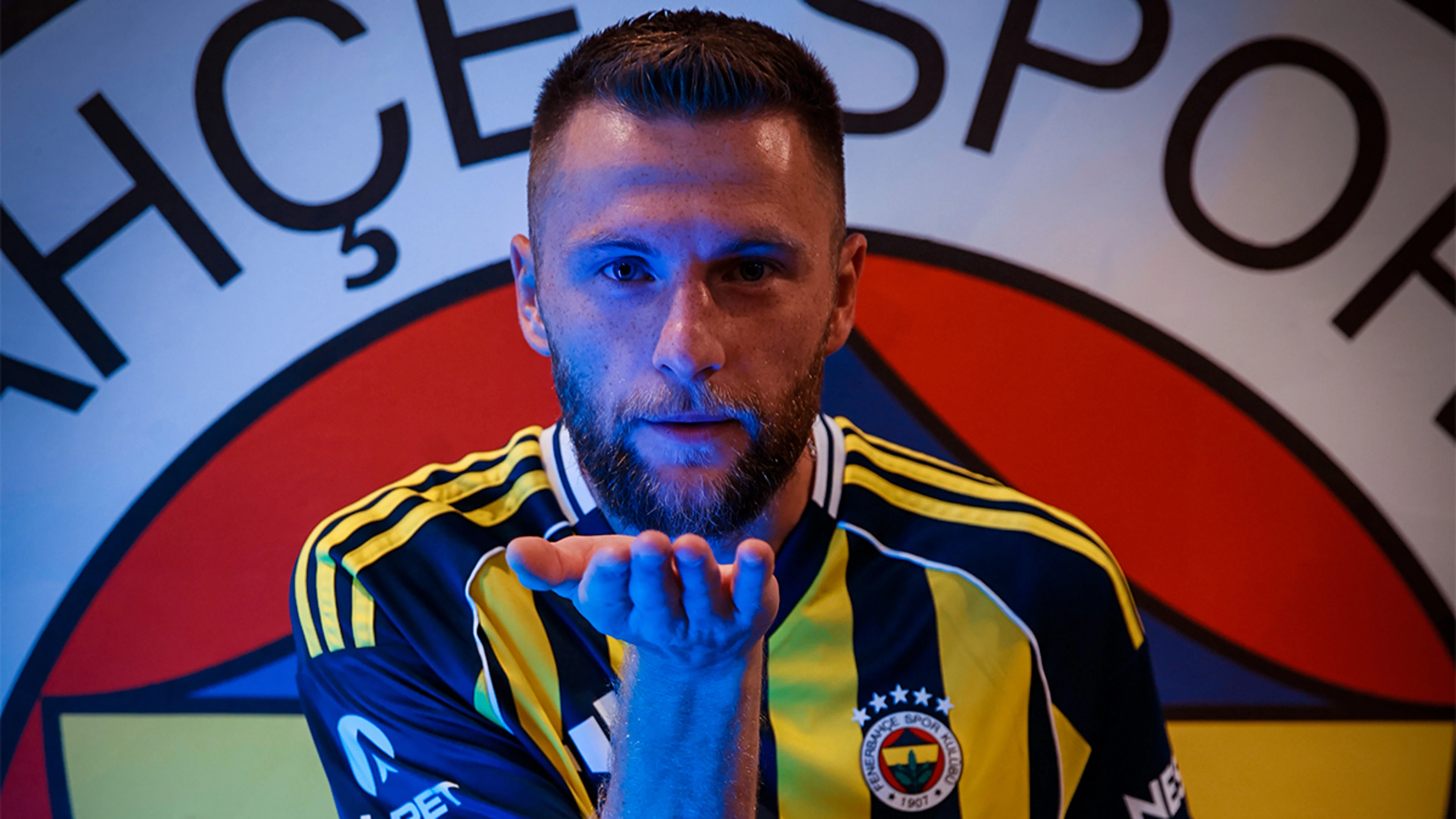 Fenerbahce sign defender Skriniar from PSG and Semedo from Wolves