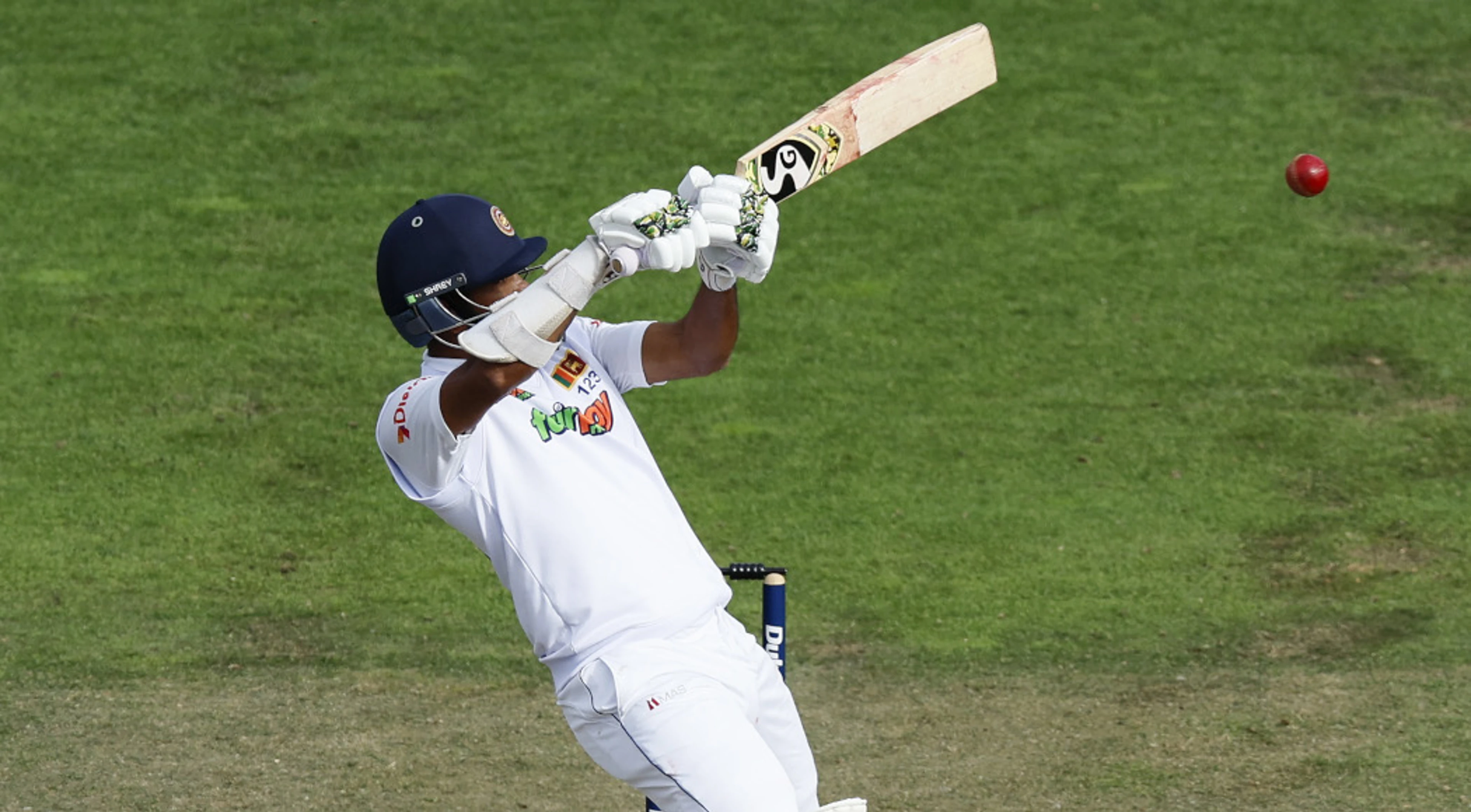 Karunaratne, Mendis make Ireland toil in Sri Lanka test