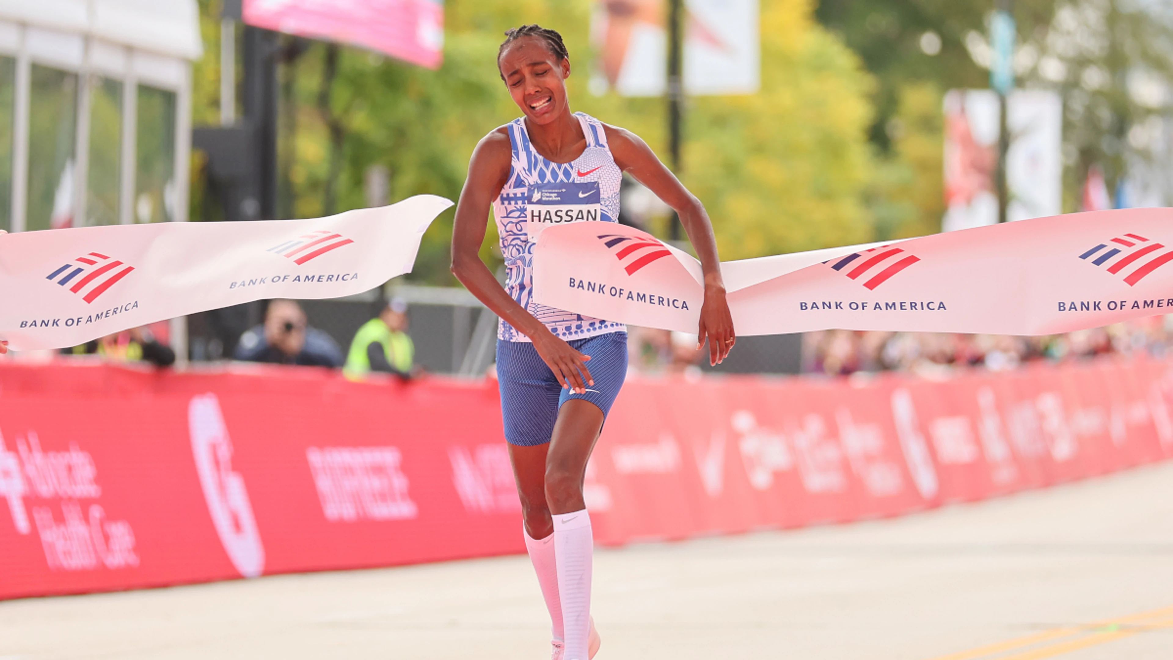Hassan scorches women's field at Chicago Marathon