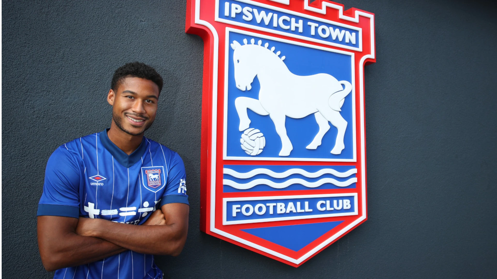 Ipswich sign Cajuste on loan from Napoli