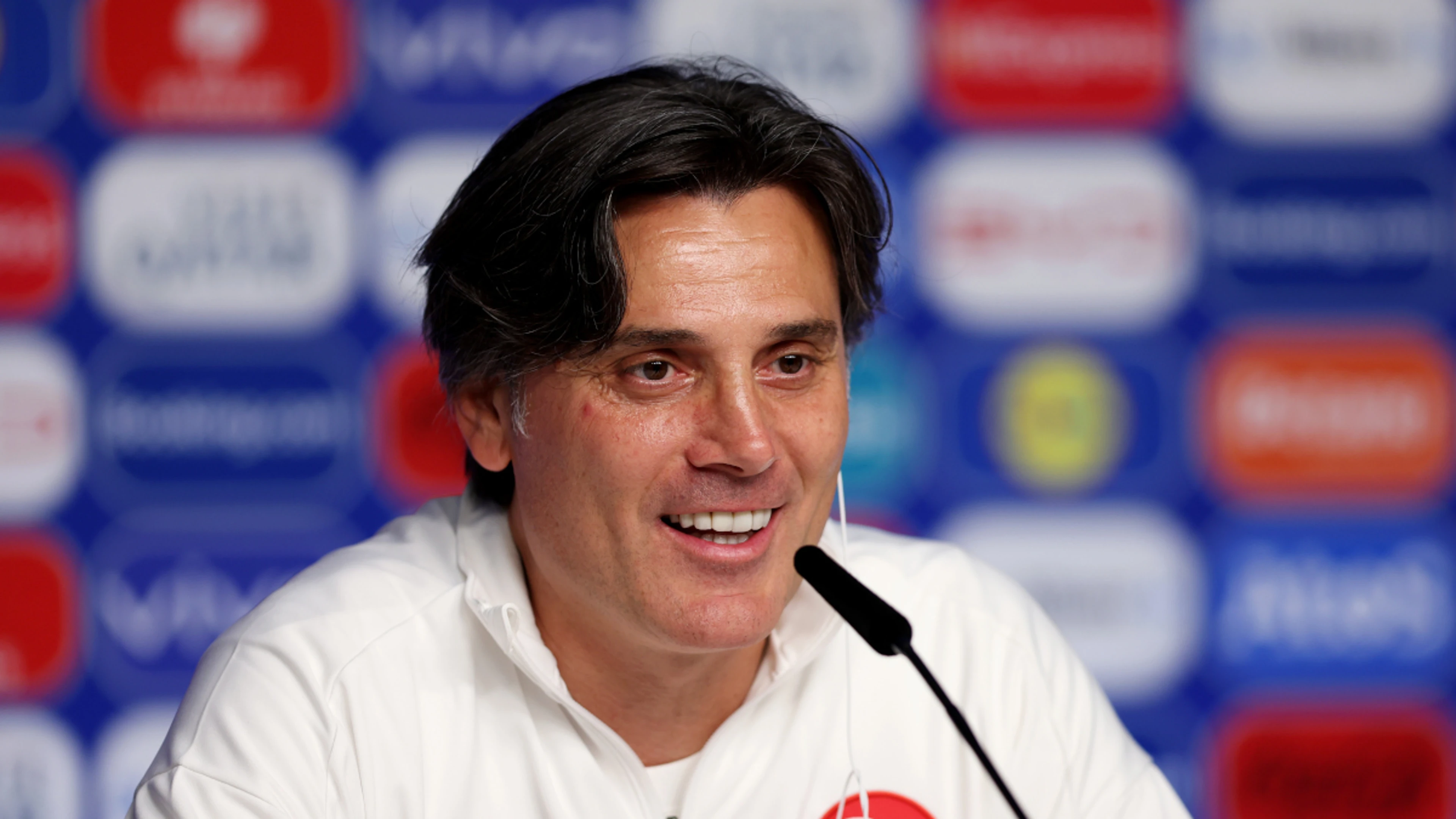 Turkey hails Italian coach Montella as one of its own