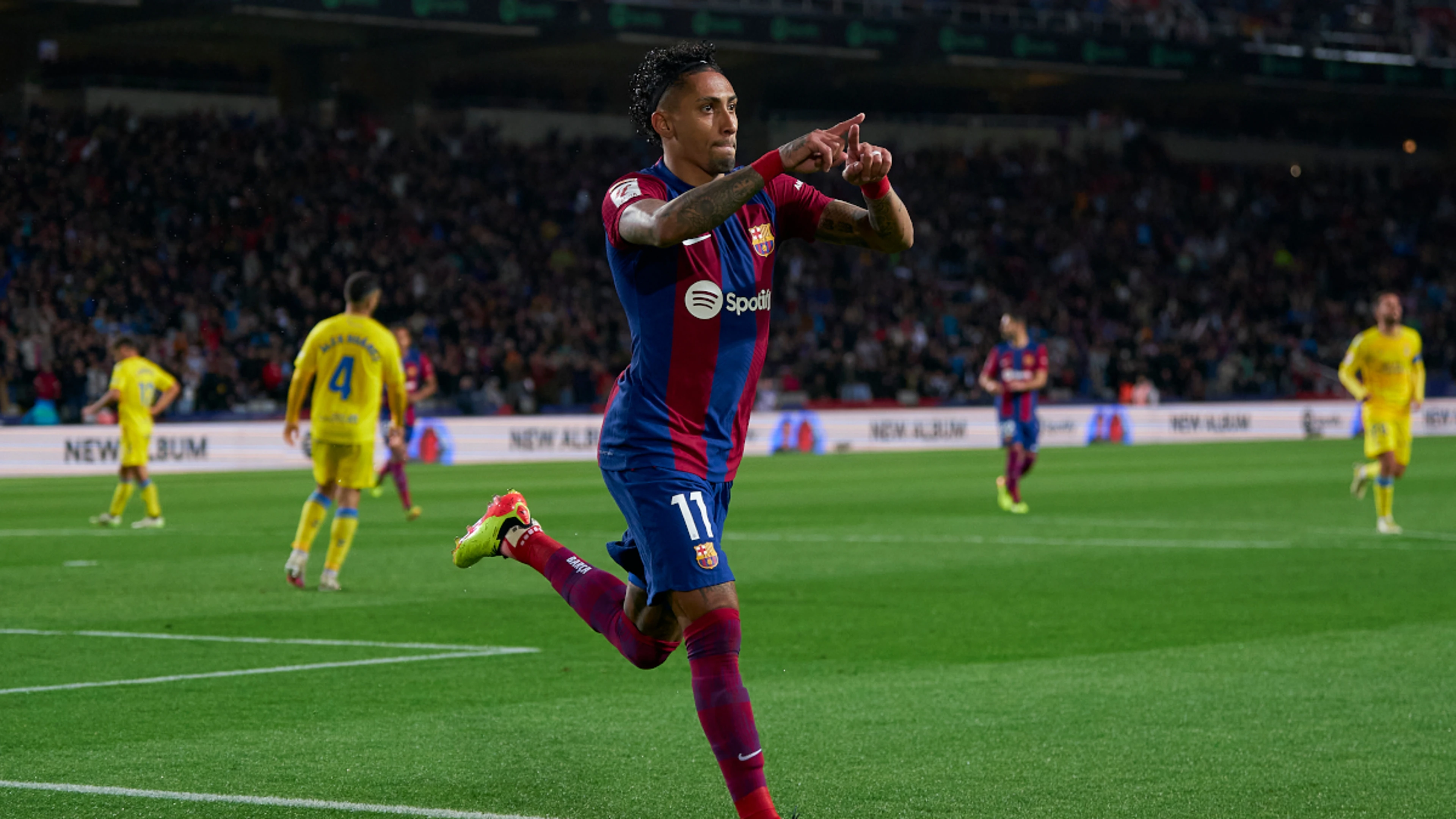 Raphinha guides Barca past Las Palmas to pressure leaders Madrid