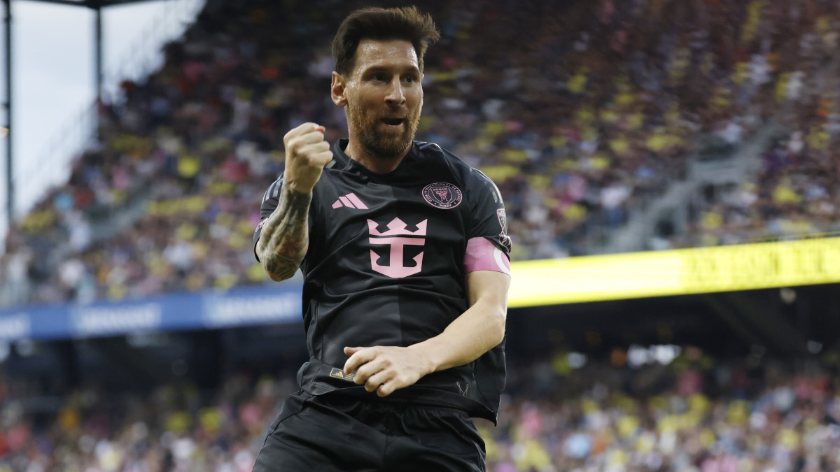 Messi bags hat-trick as Inter roar into playoffs with win over Nashville