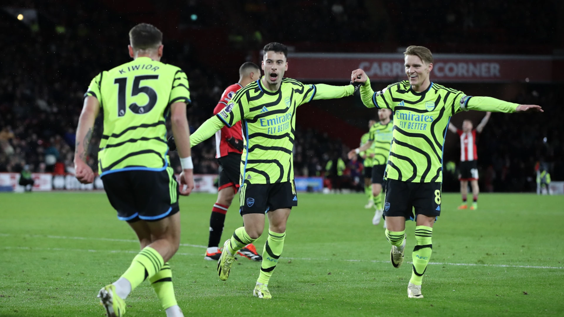 Arsenal hit Sheff Utd for six to set record scoring streak