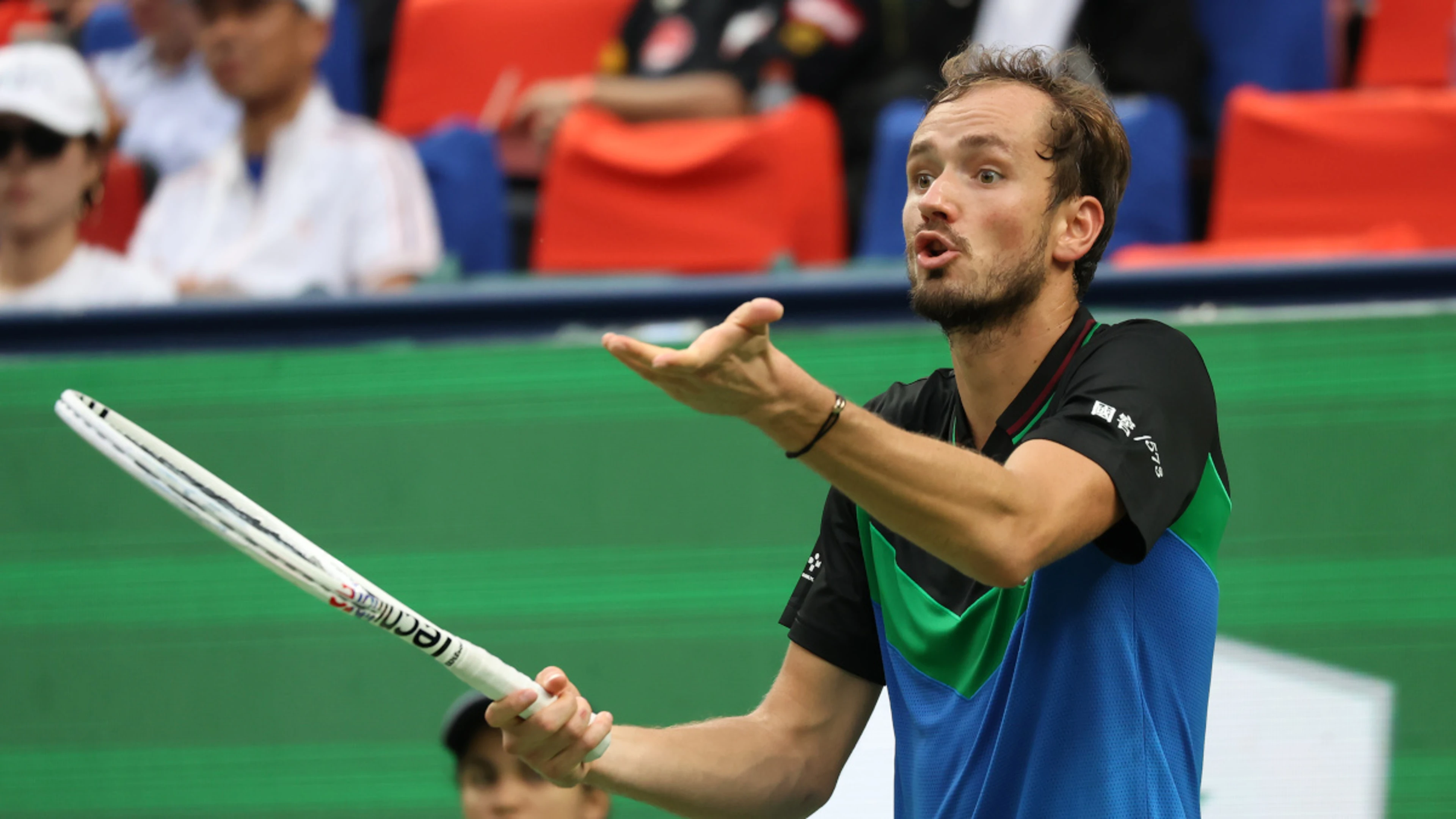 Medvedev out of Shanghai Masters, Ruud breezes through