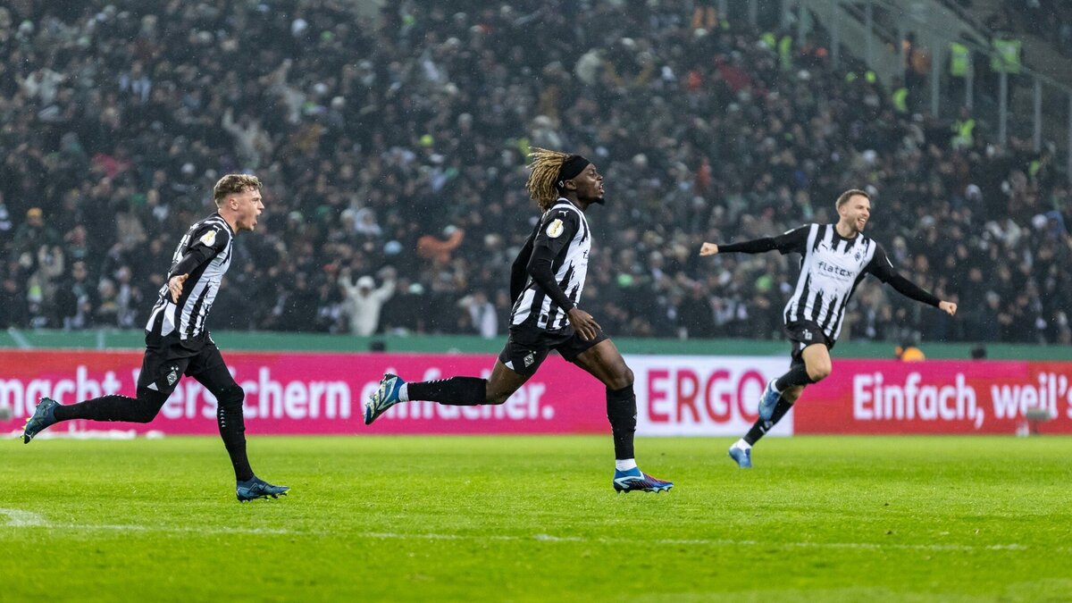 Gladbach Score Last-gasp Extra Time Winner To Beat Wolfsburg In German ...