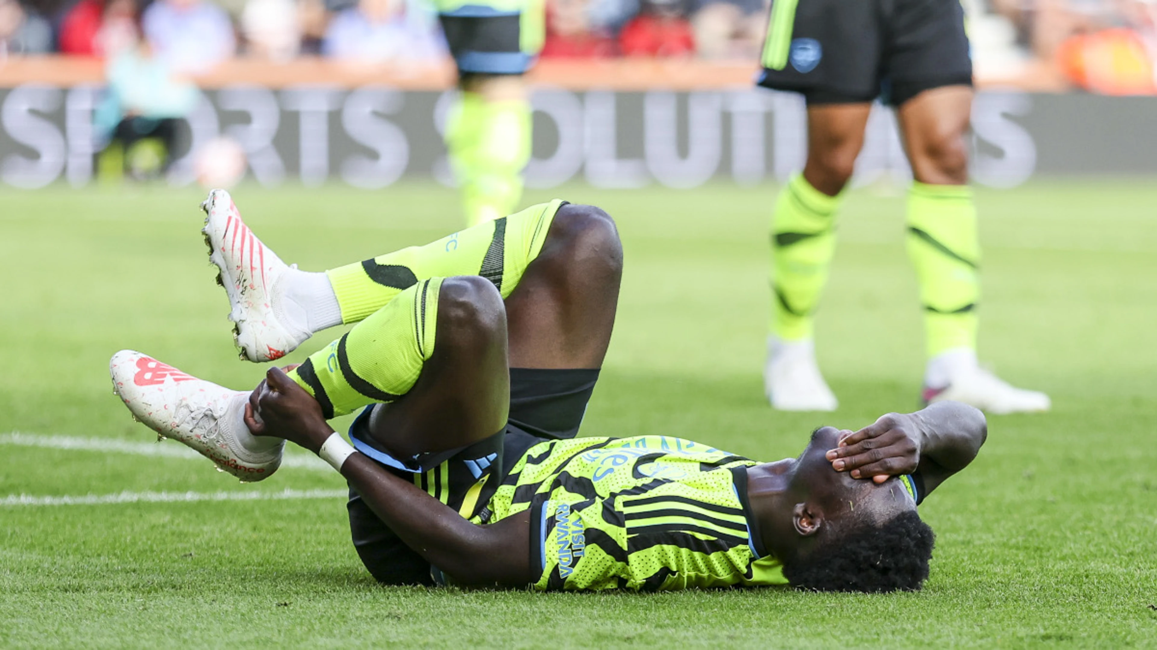 Arsenal suffer double blow with Saka injured in loss to Lens