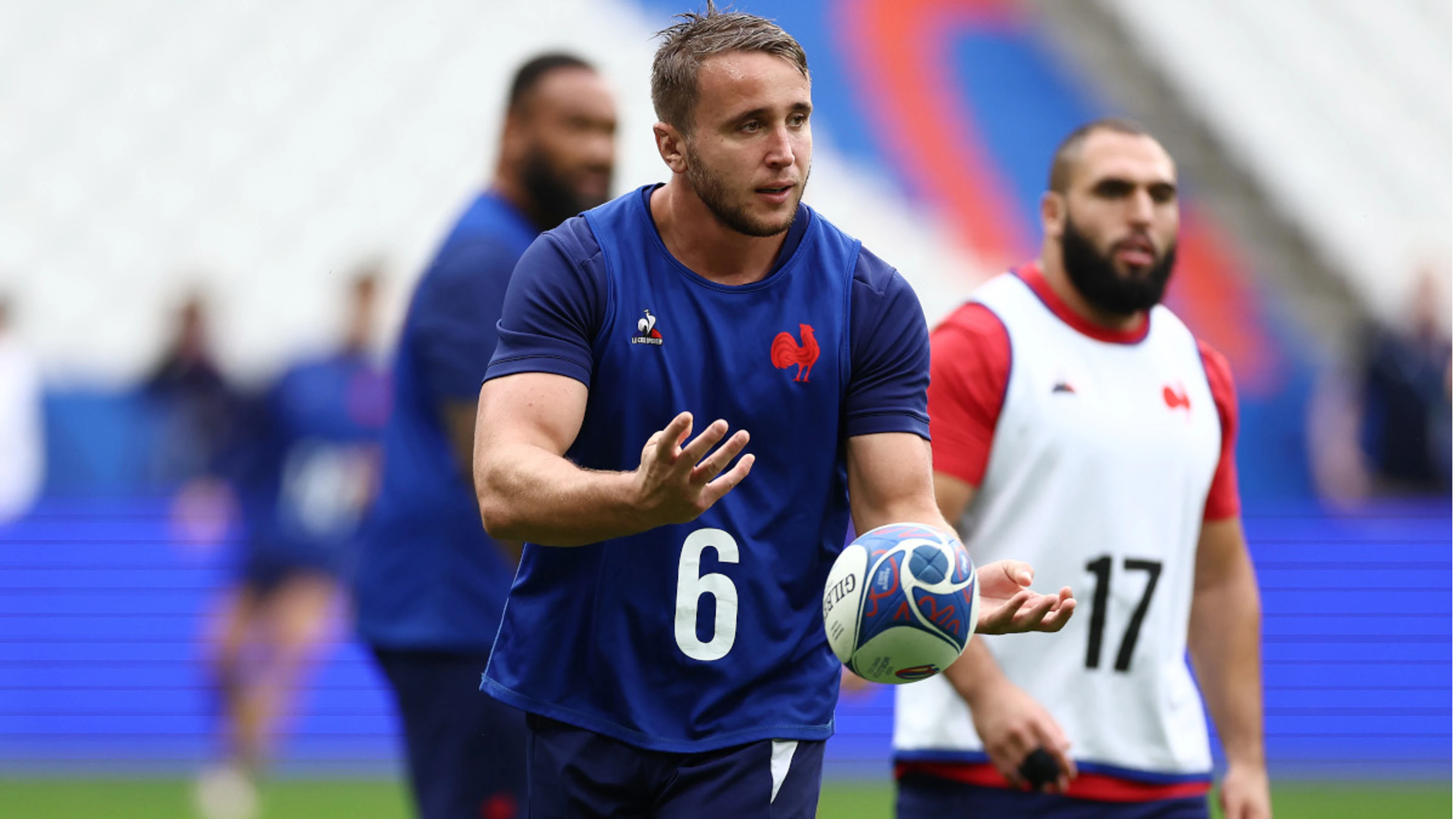 Jelonch out of France Six Nations squad, replaced by Taofifenua