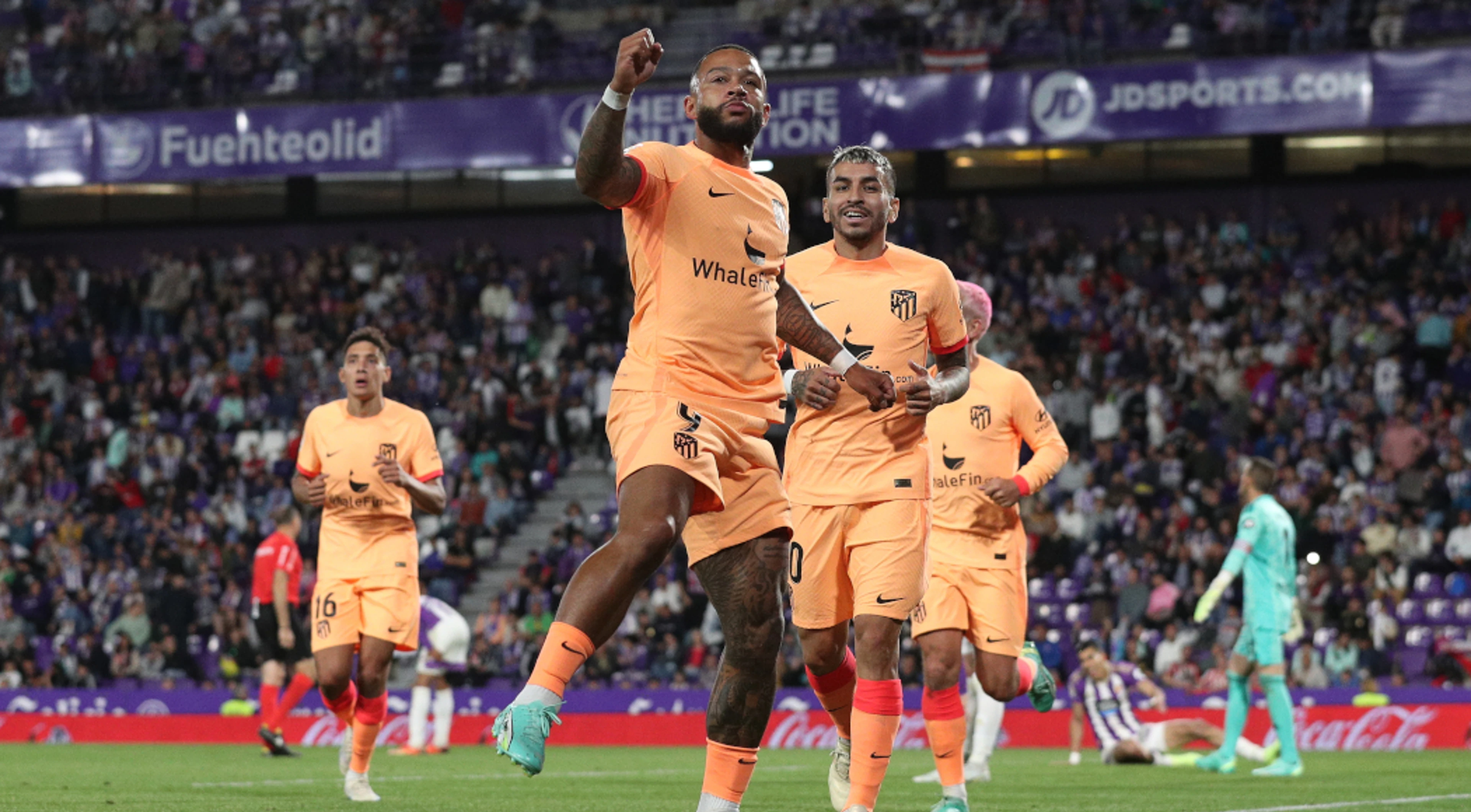 Atletico put five past Valladolid to close on Real Madrid