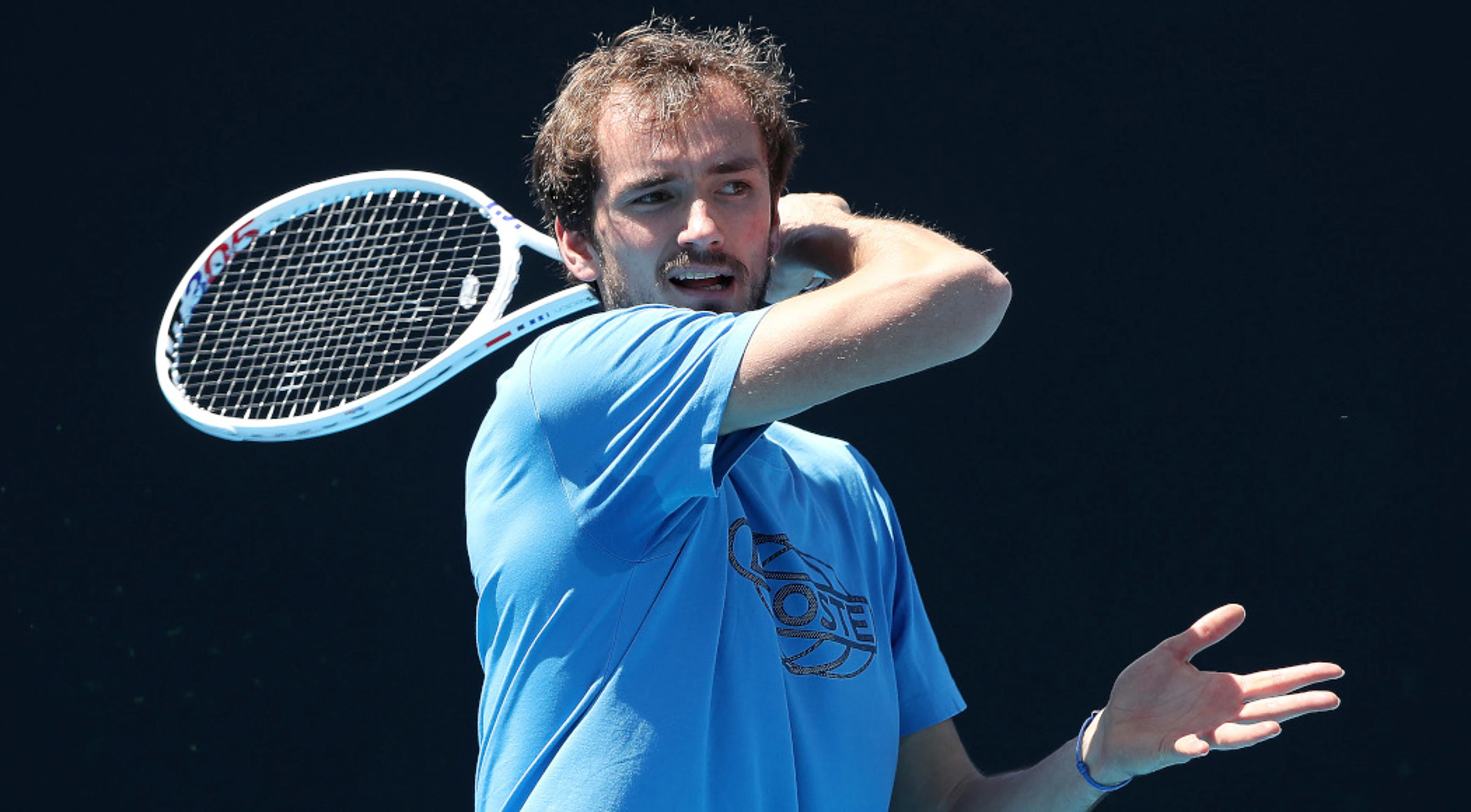 Medvedev ignores politics to concentrate on Australian Open preparations