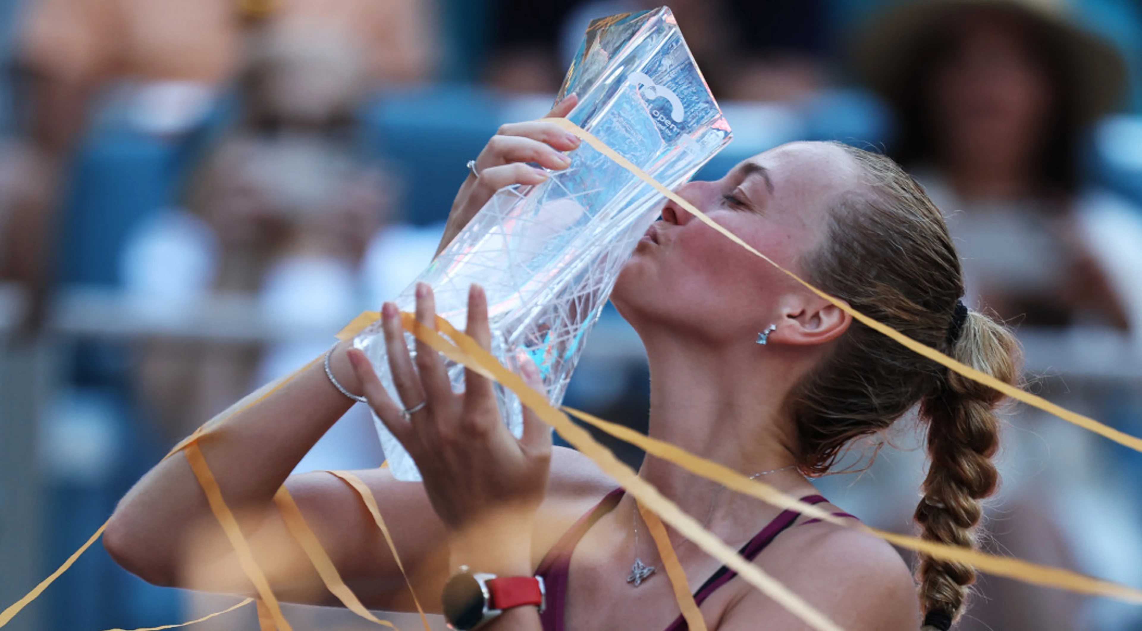 Veteran Kvitova defeats Rybakina for 30th WTA title