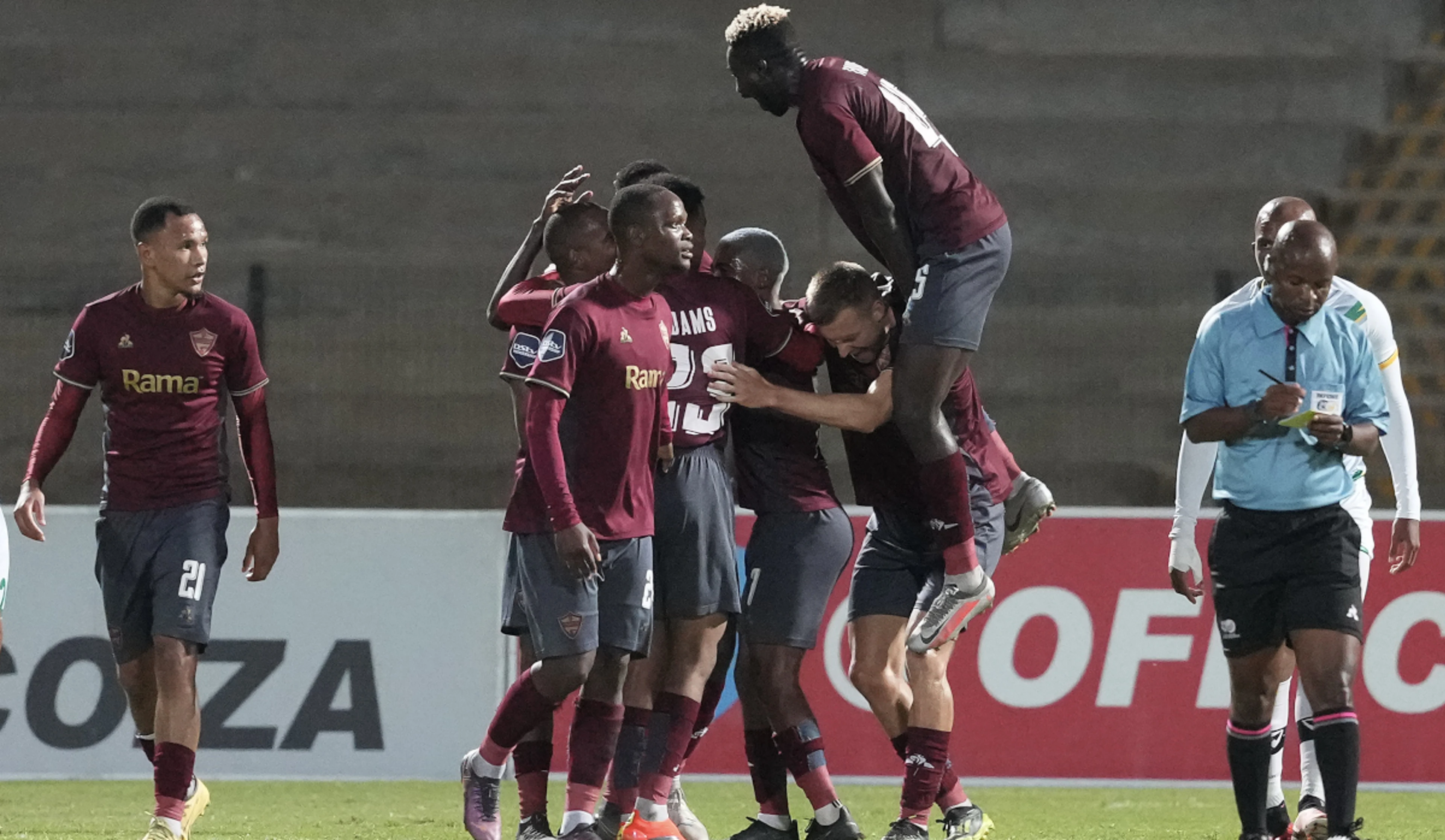 Stellies, Sundowns in top-of-the-log clash