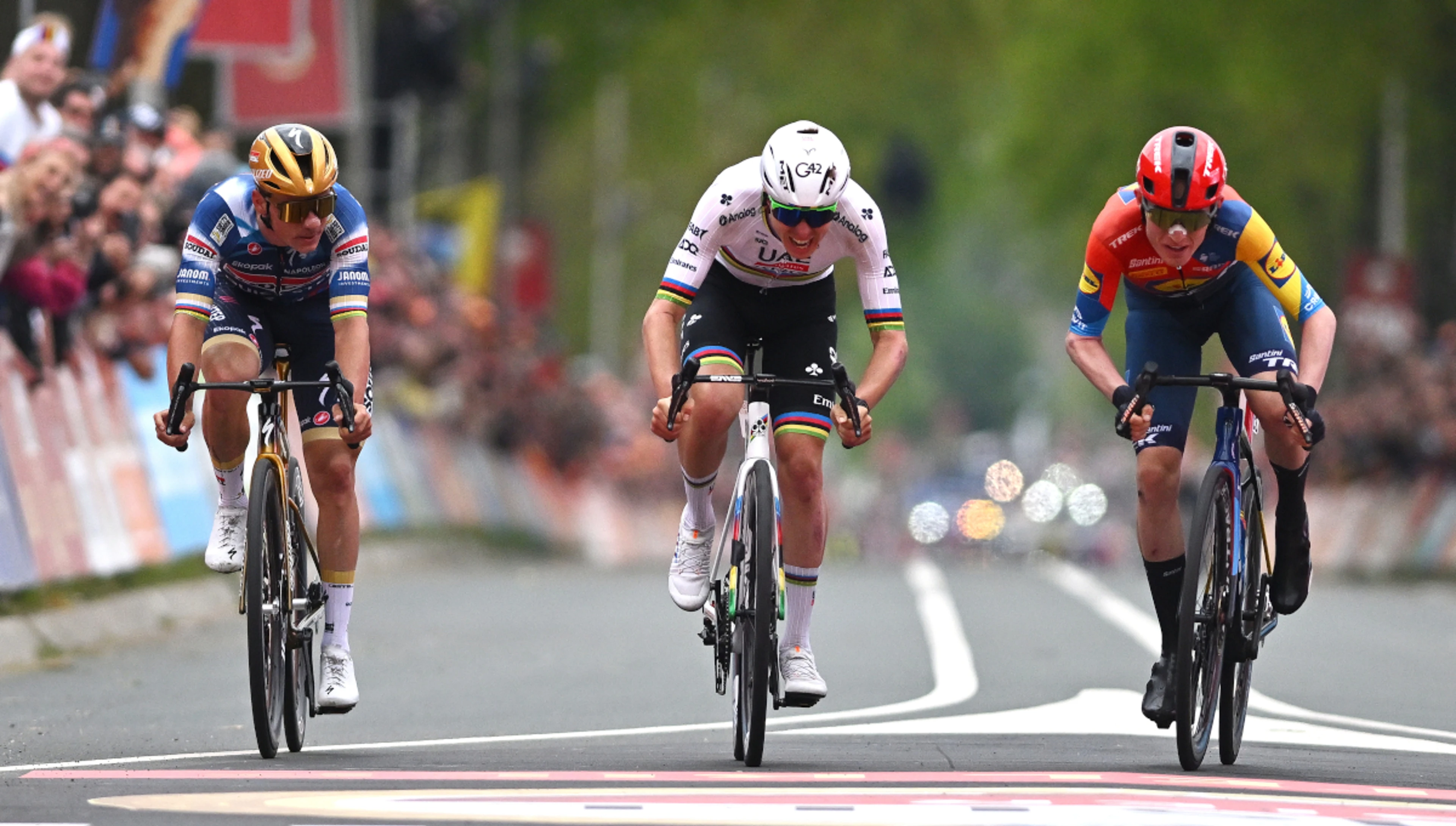 Outsider Skjelmose in Amstel Gold heist ahead of Pogacar and Evenepoel