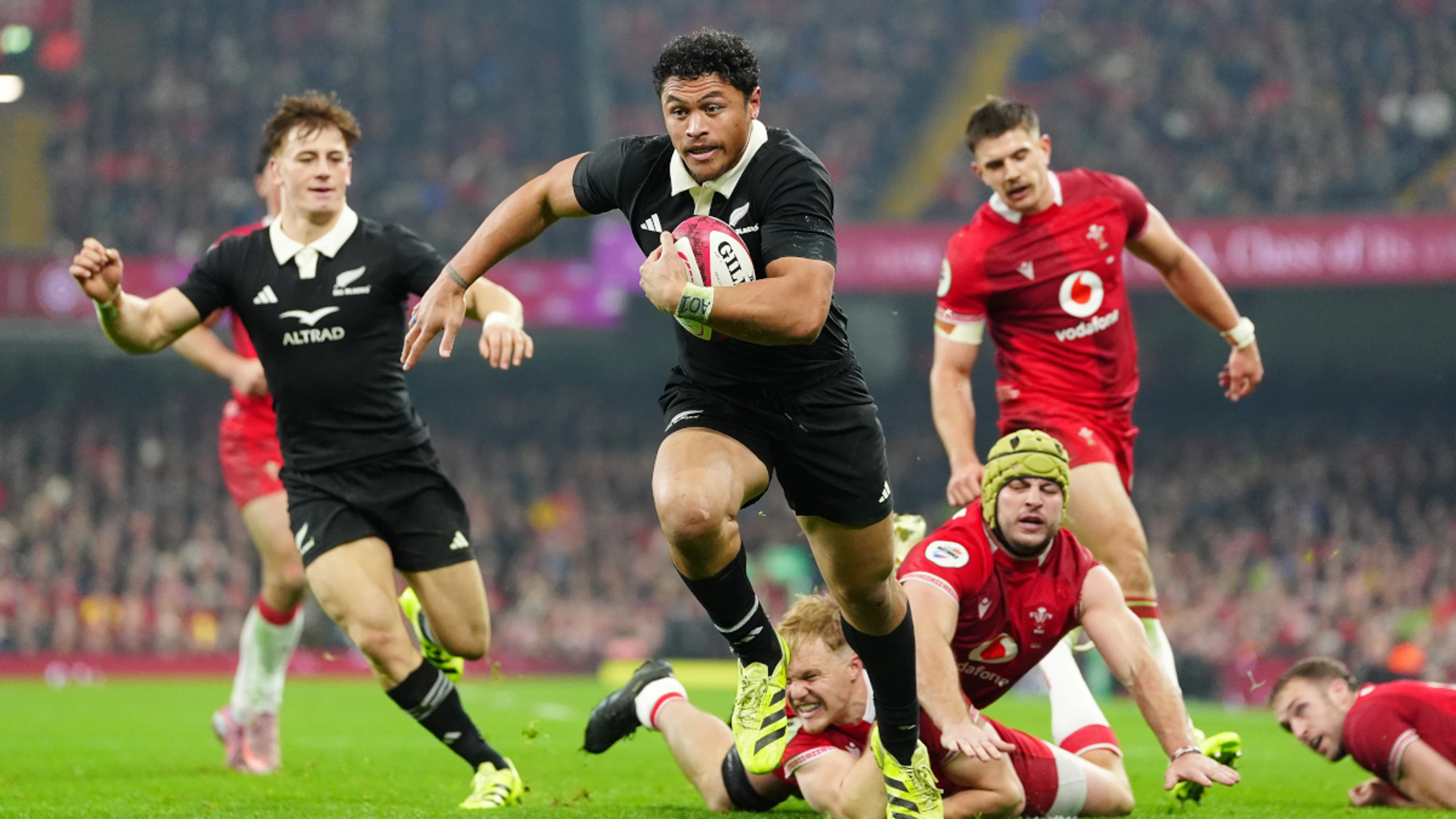 McKenzie guides New Zealand to another win over Wales