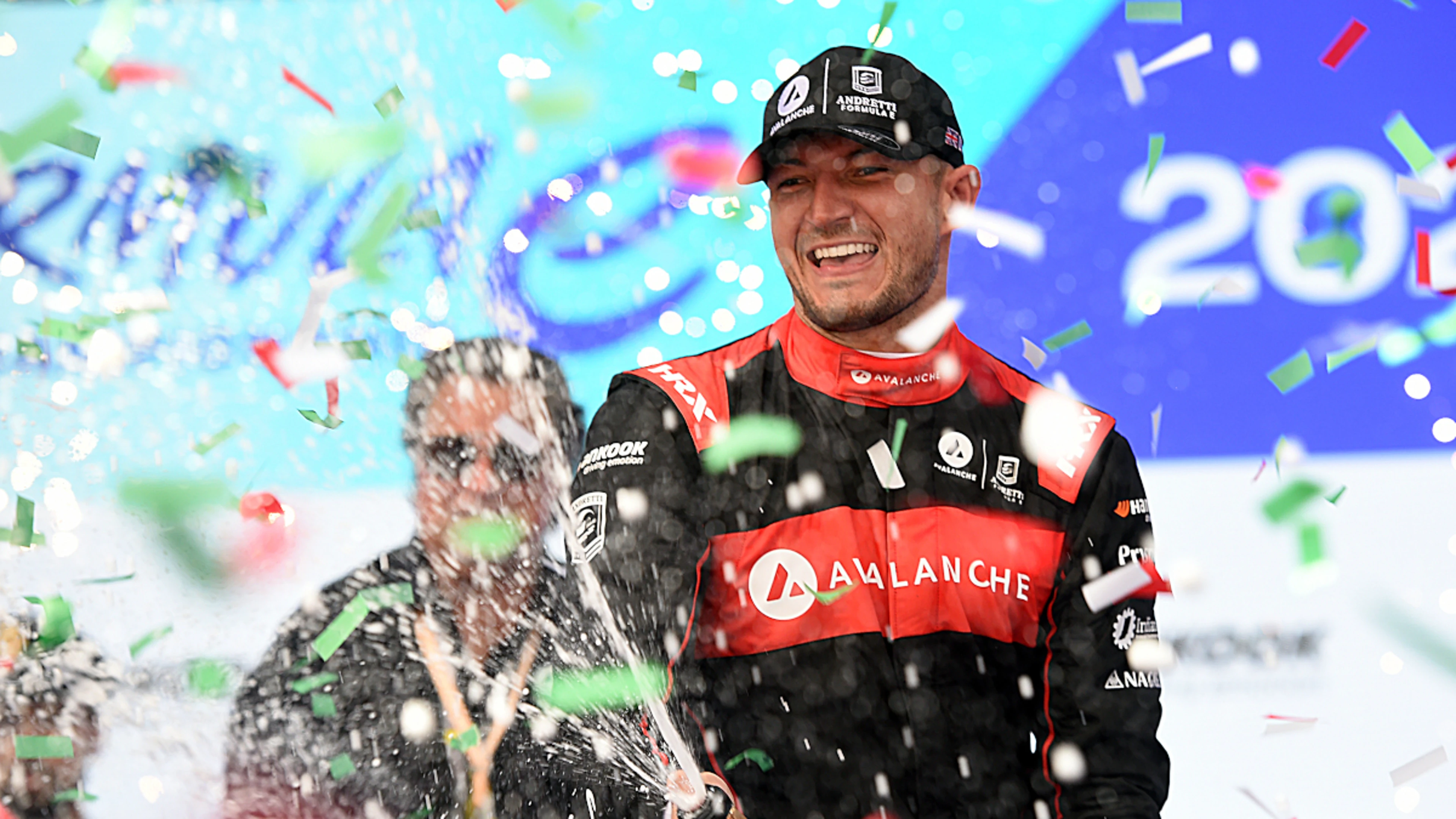 Dennis hopes for a clean fight in Formula E title showdown