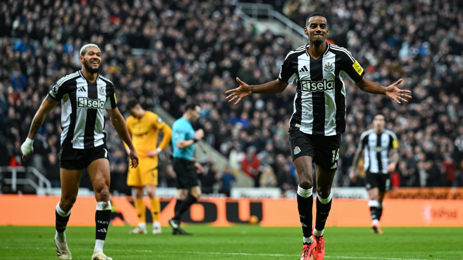 Isak’s hot streak continues as Newcastle beat Wolves