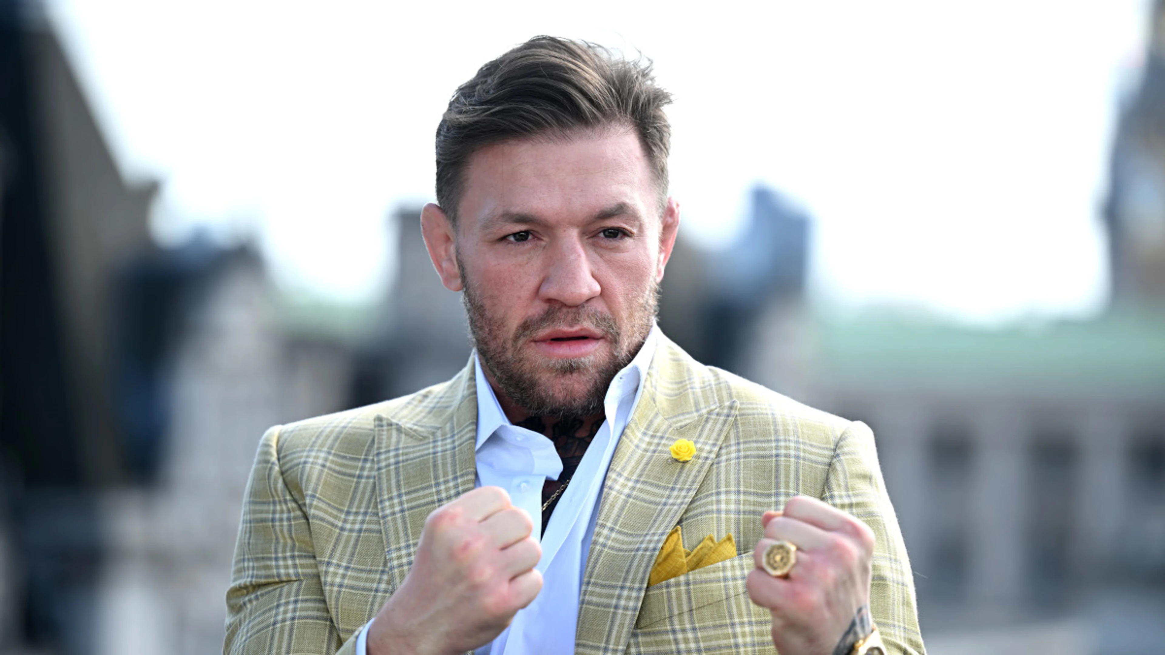 McGregor says broken toe forced him out of comeback fight