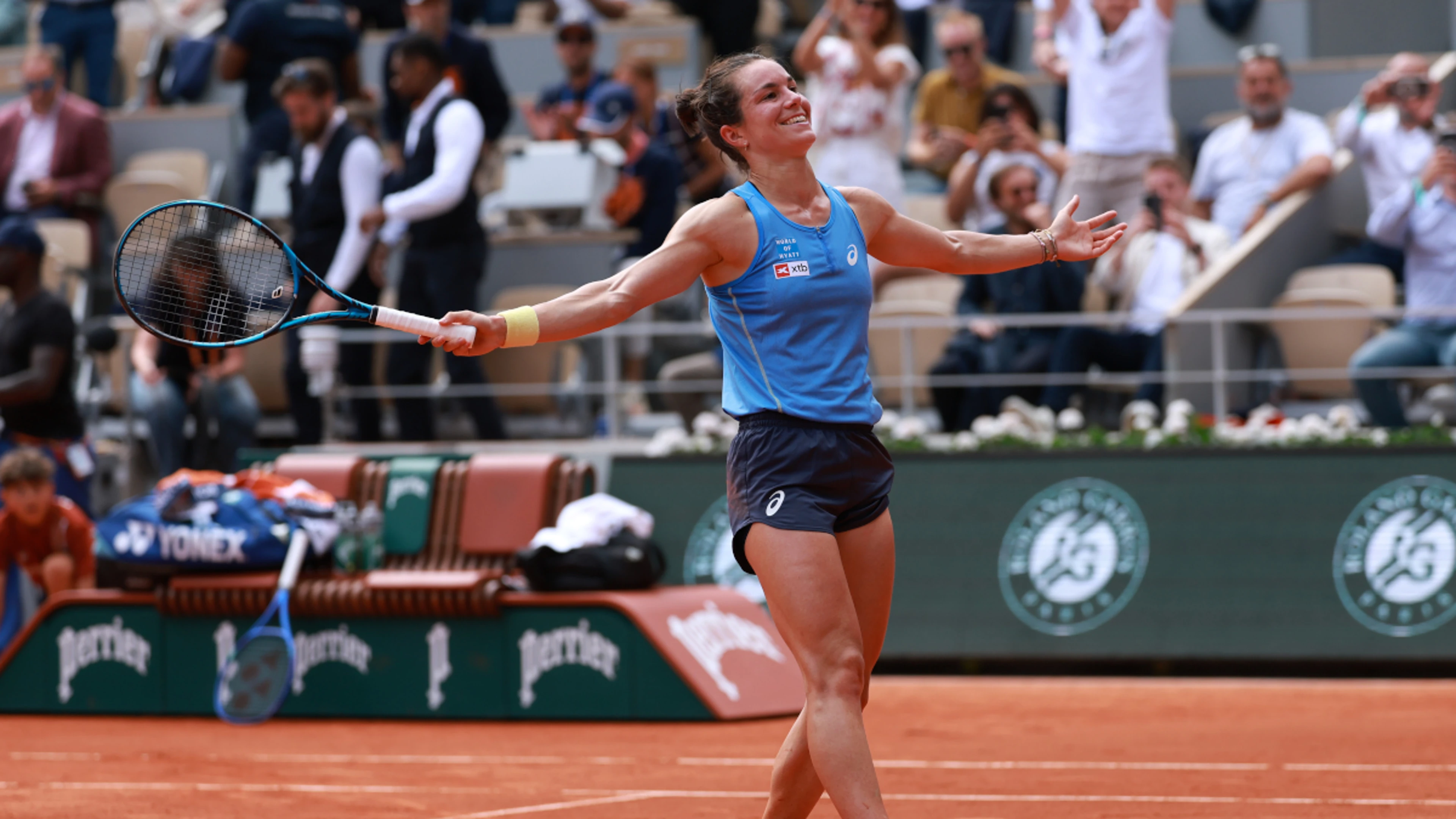 France's 361st-ranked Boisson shocks Pegula to reach French Open quarters