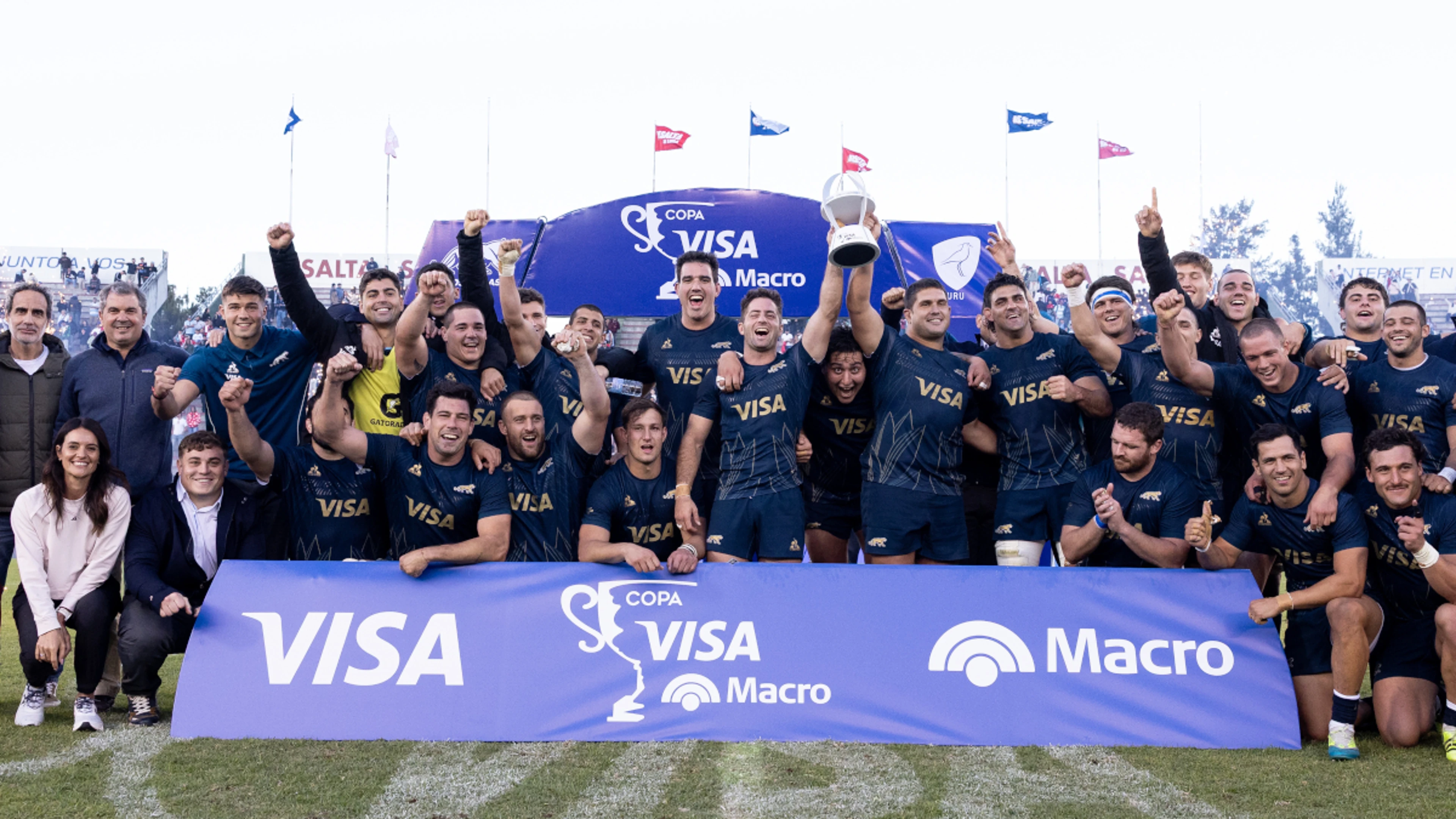 Argentina score seven tries to beat neighbours Uruguay