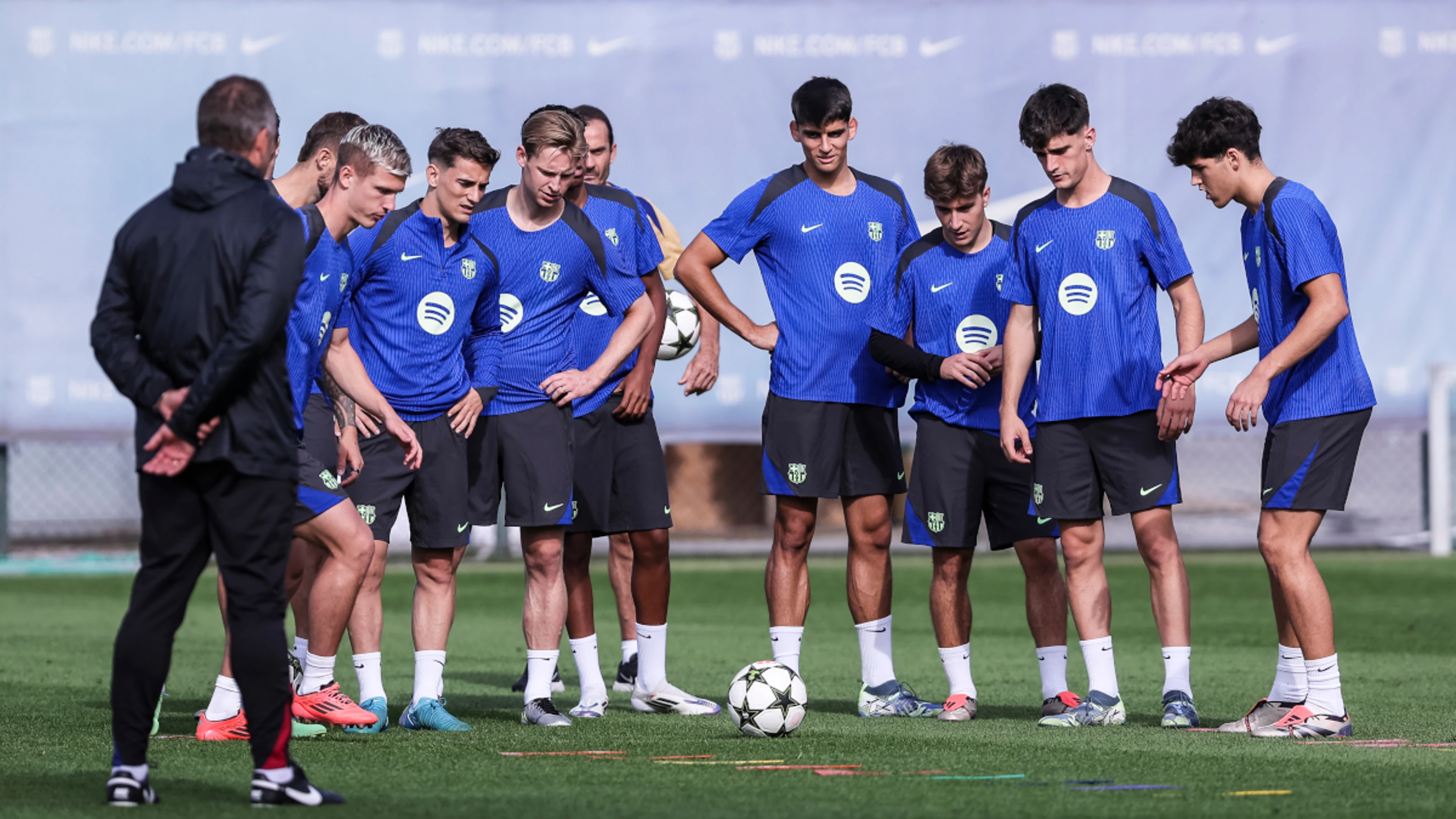 Barcelona host red-hot Atletico in bid to maintain LaLiga lead