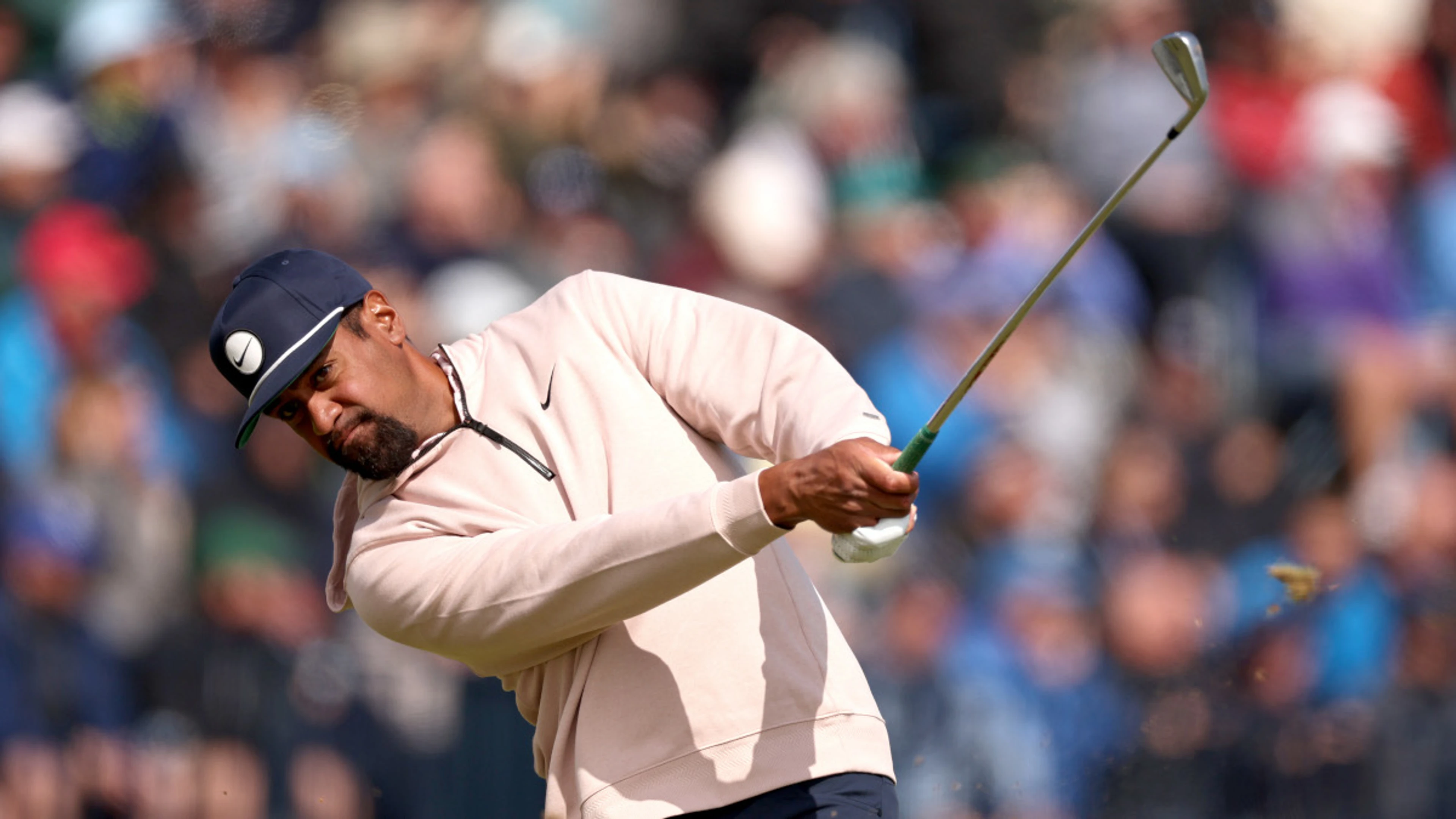 Finau finishes with a flourish to seize PGA Houston Open lead