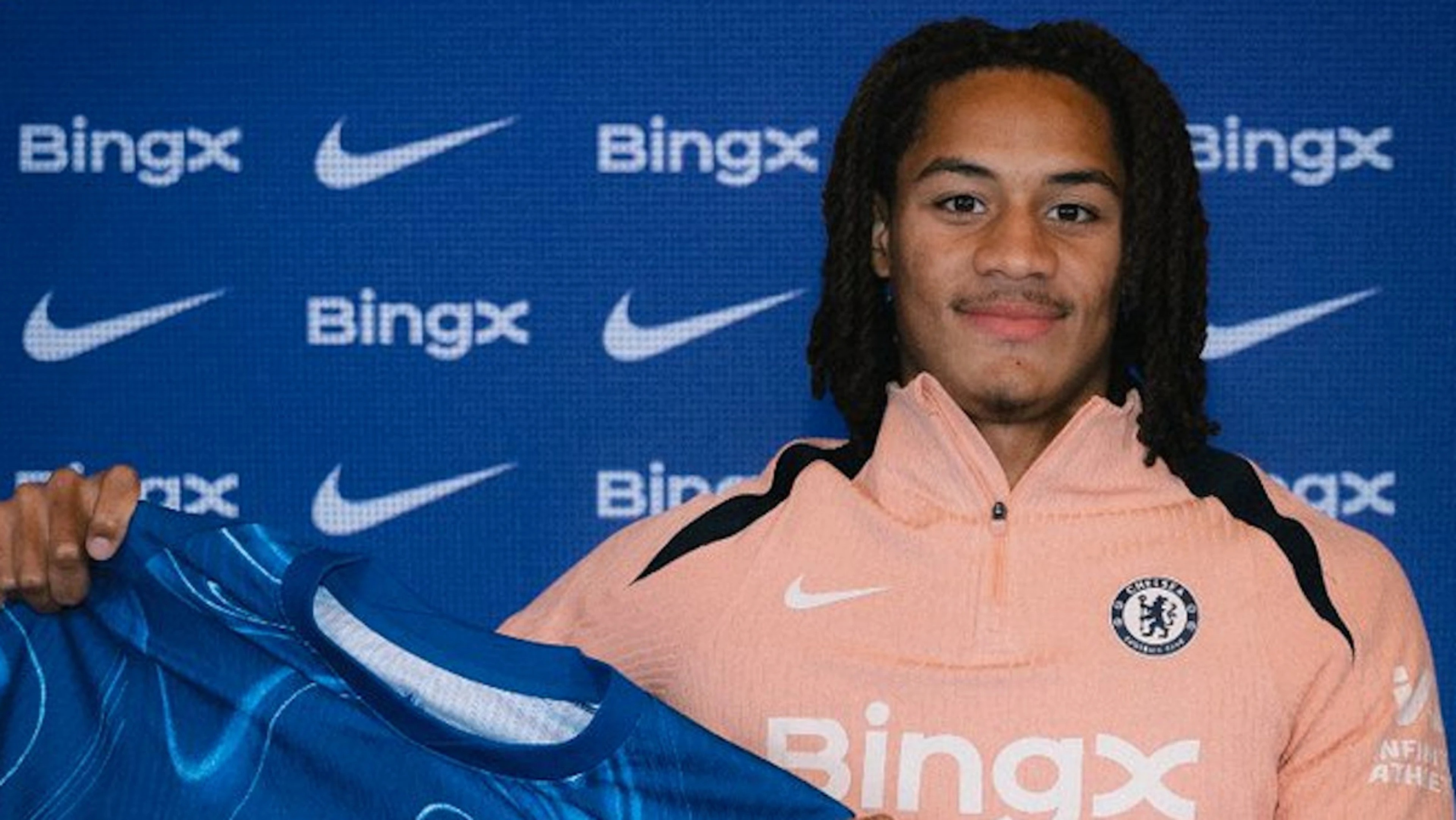 Chelsea sign French teenager Amougou from Saint-Etienne