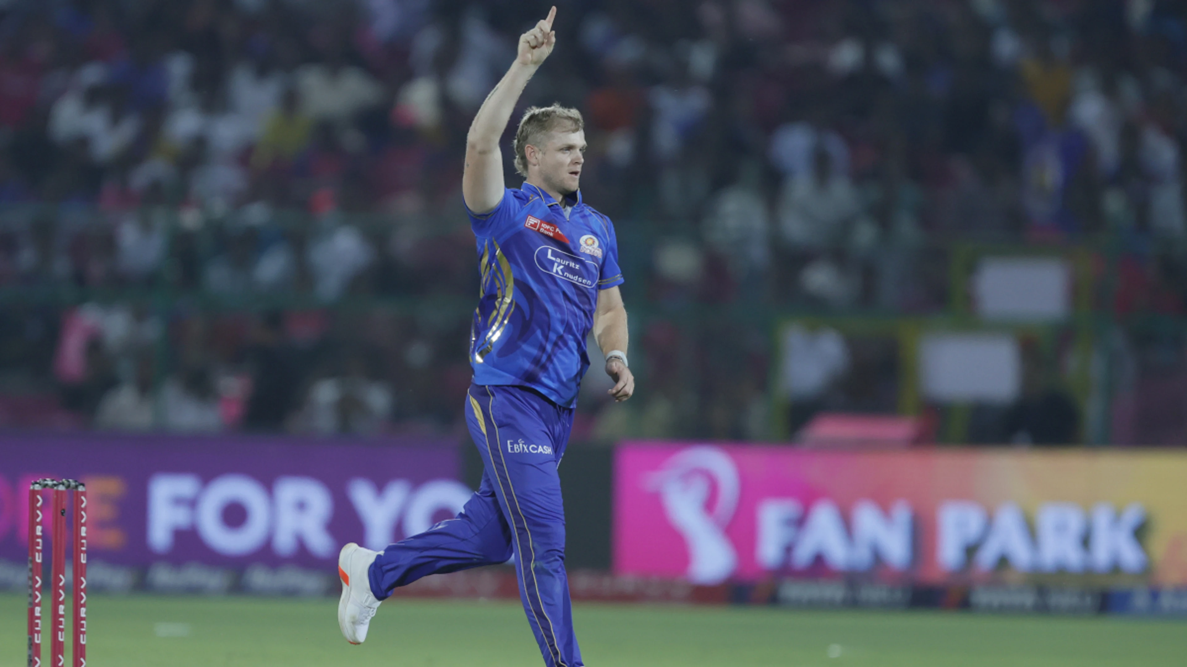 IPL Review IX: Floodlight failure, military tensions, No Cricket!