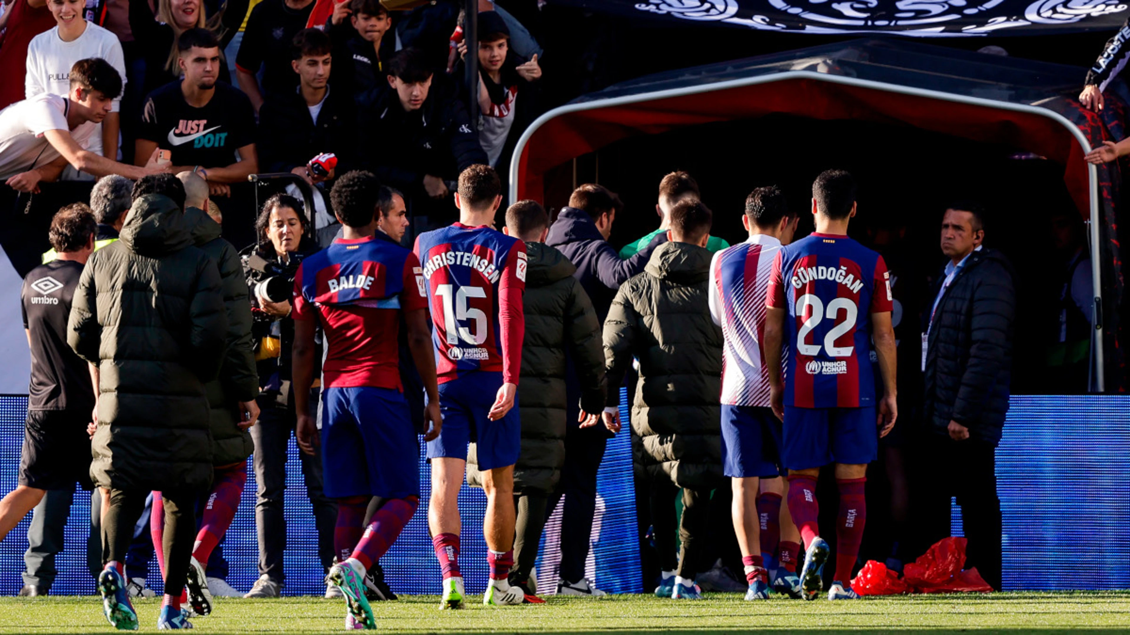 Barca fall behind Atletico after Rayo draw