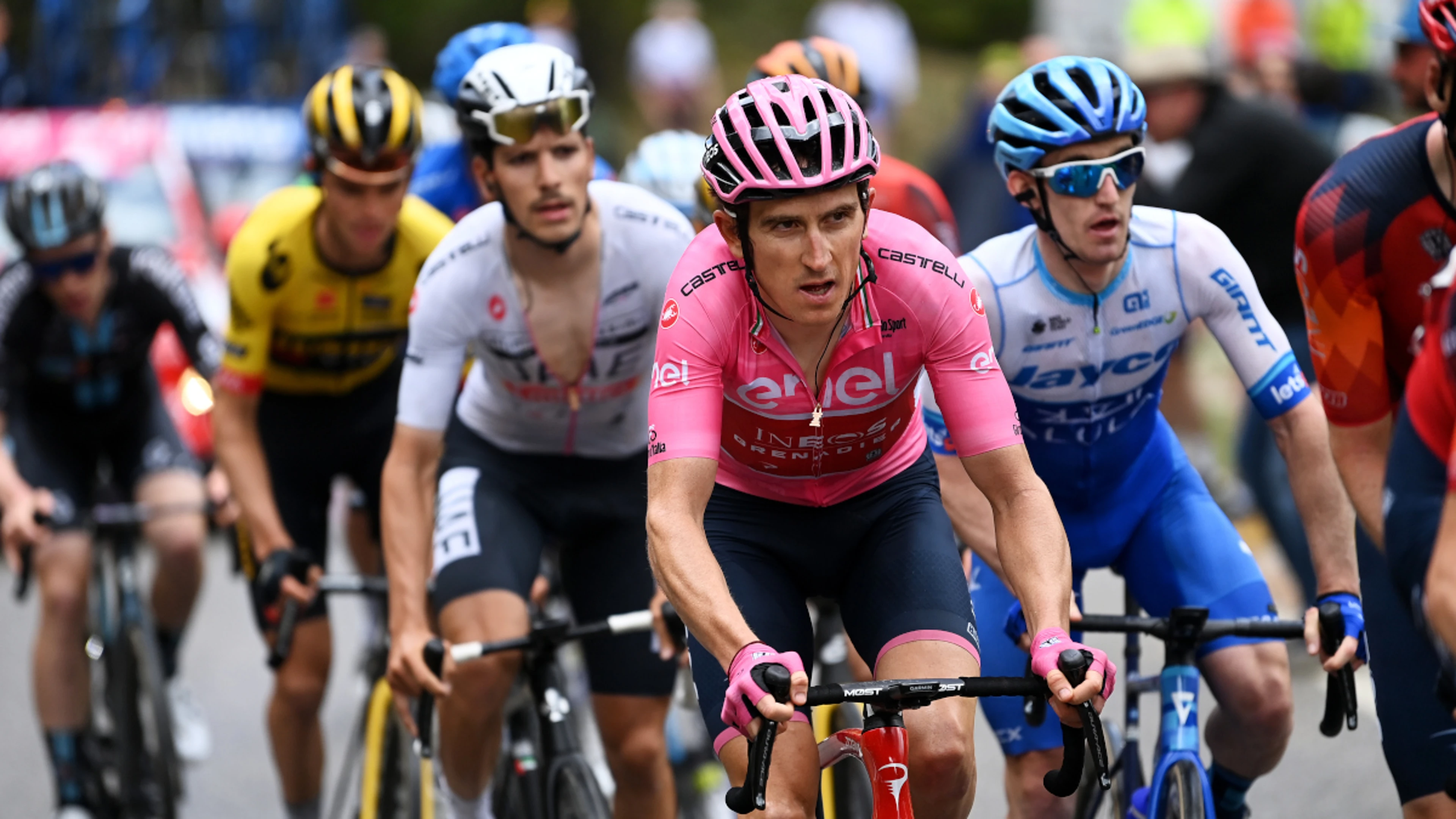 Thomas holds pink jersey as Giro set for 'super close' finale