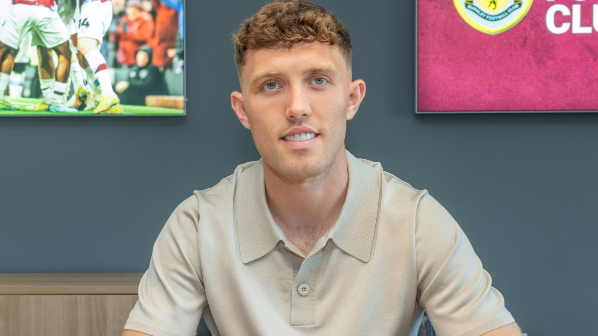 Ireland defender O'Shea joins Burnley from West Brom