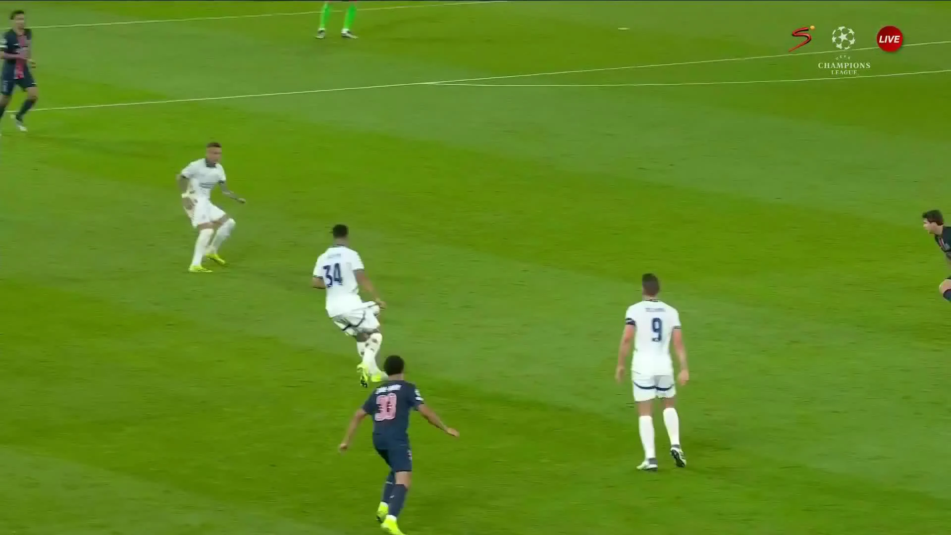 Noa Lang | 34th Minute Goal v Paris Saint-Germain