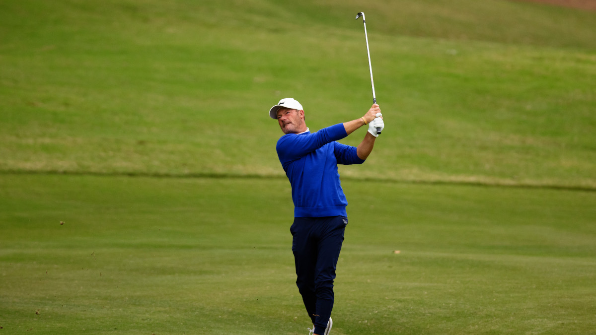 Alex Cejka fires 2nd-round 66, grabs 3-shot lead at SAS