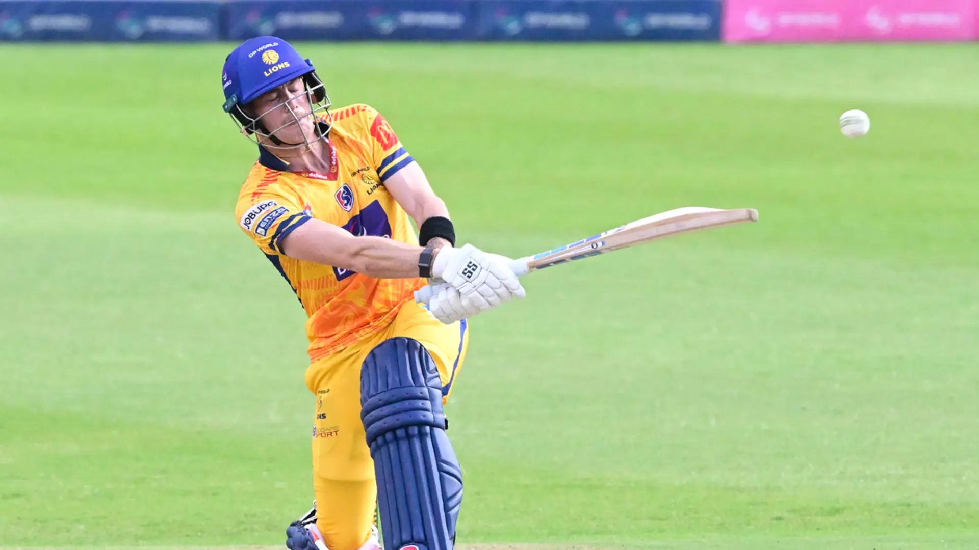 Van Buuren steers Lions to a competitive total