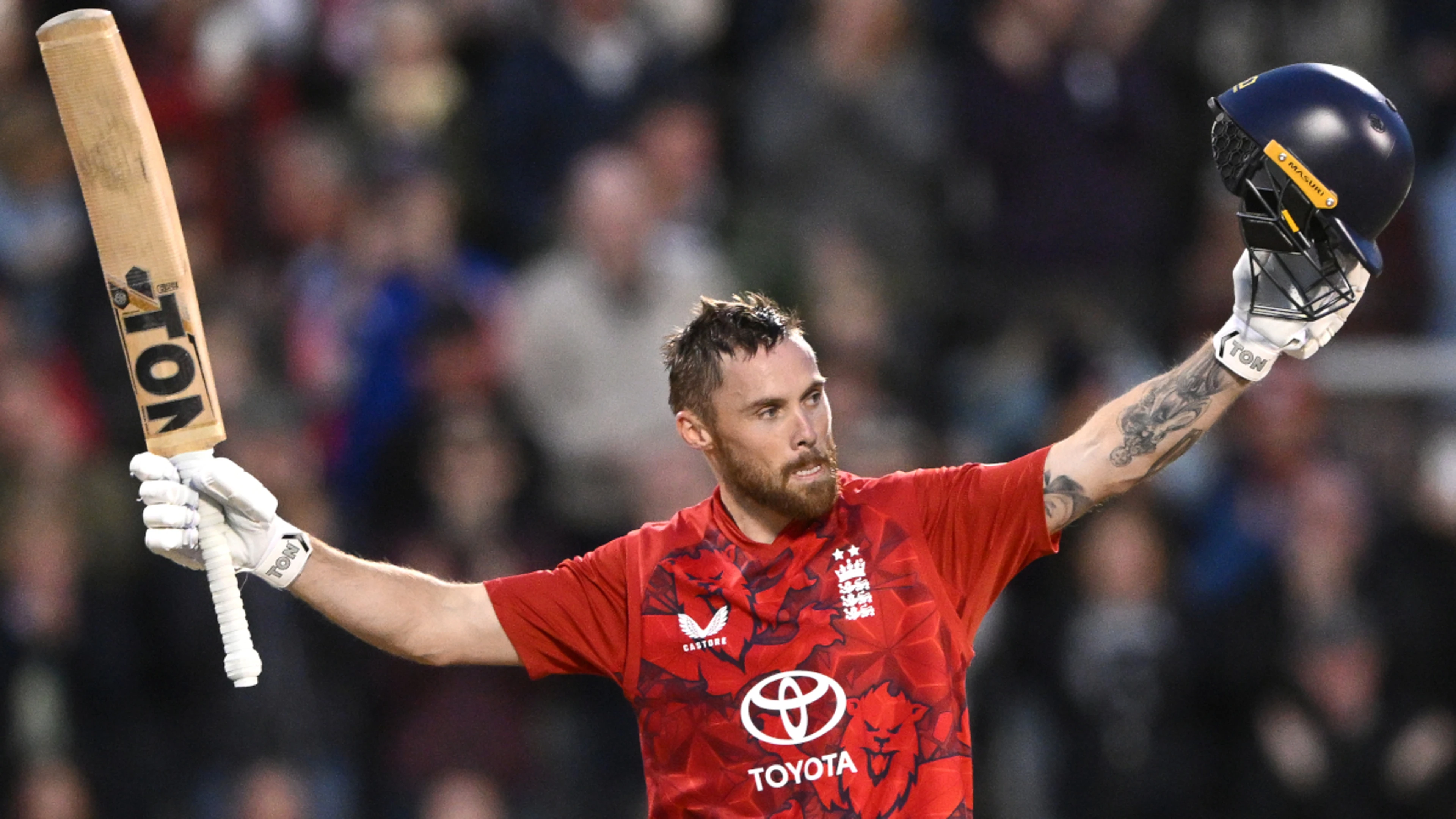 Salt turns up the heat, England obliterate Proteas